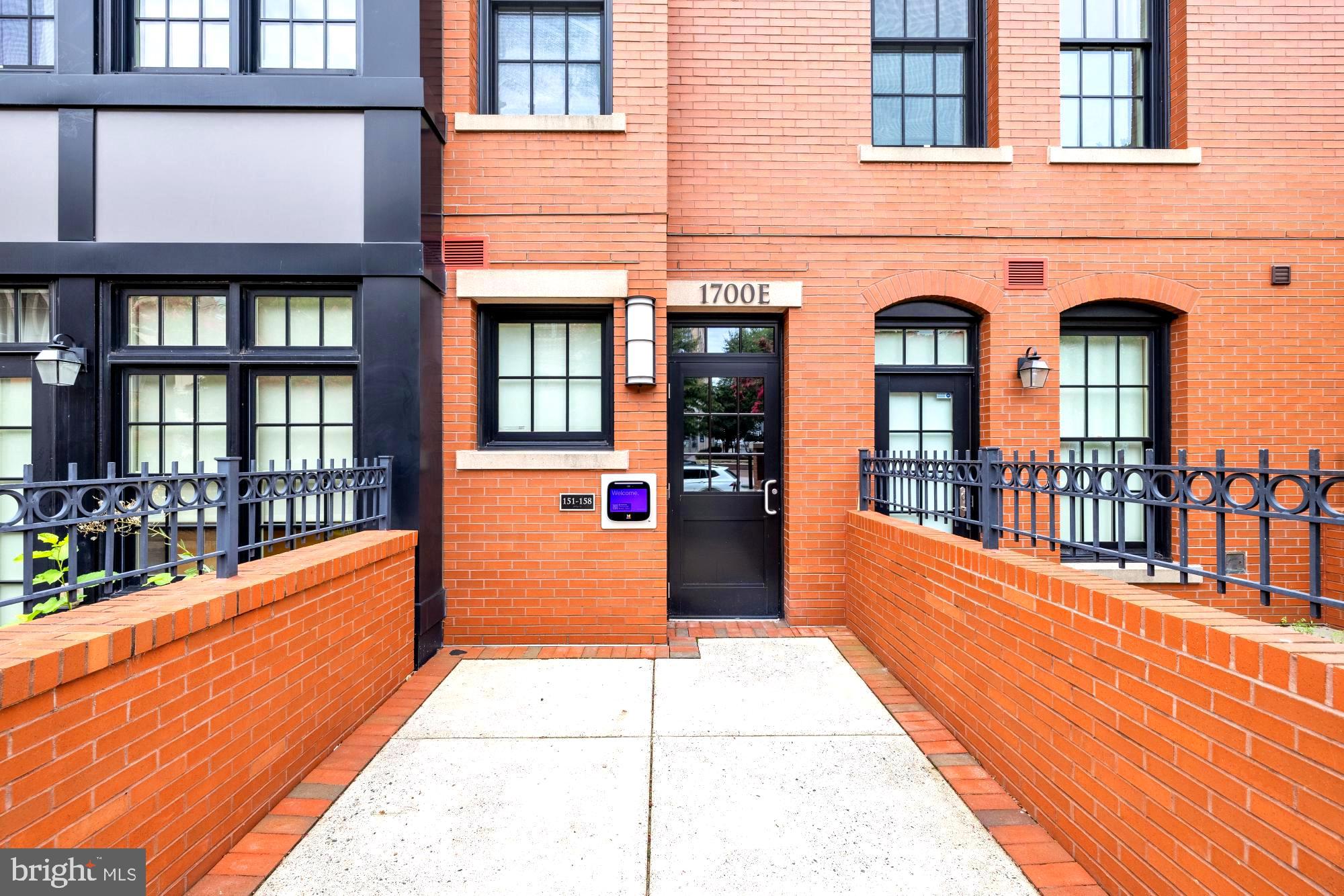 ROSSLYN - Residential