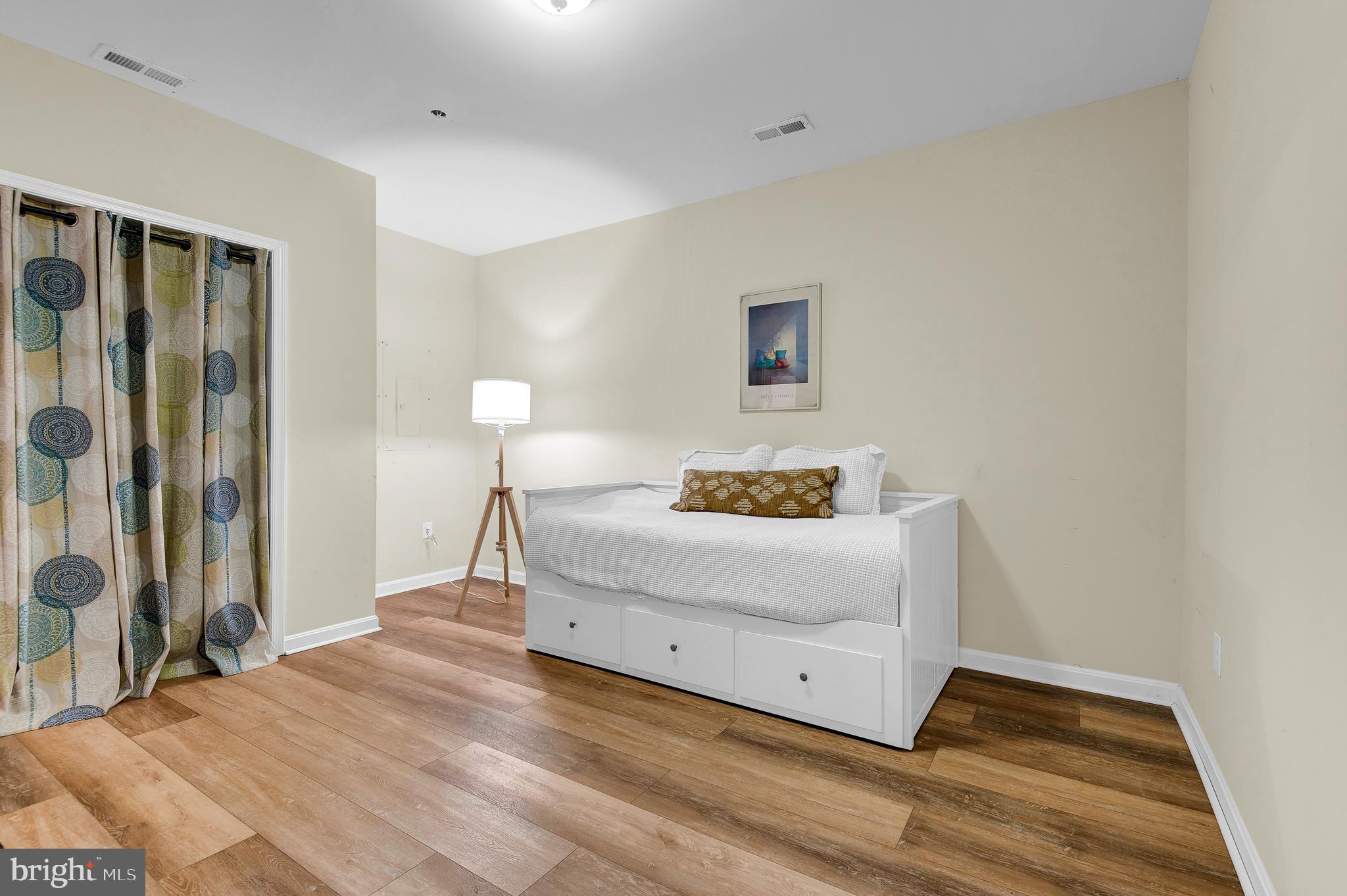 SAN FRANCISCO BY THE BAY - Residential