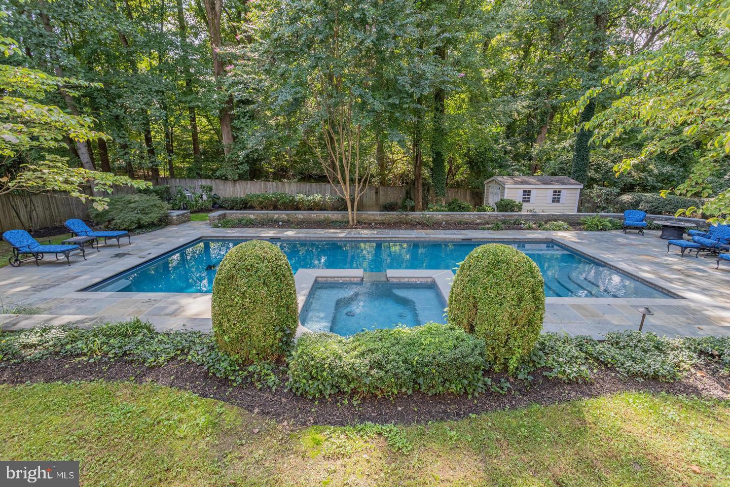 LANGLEY OAKS - Residential