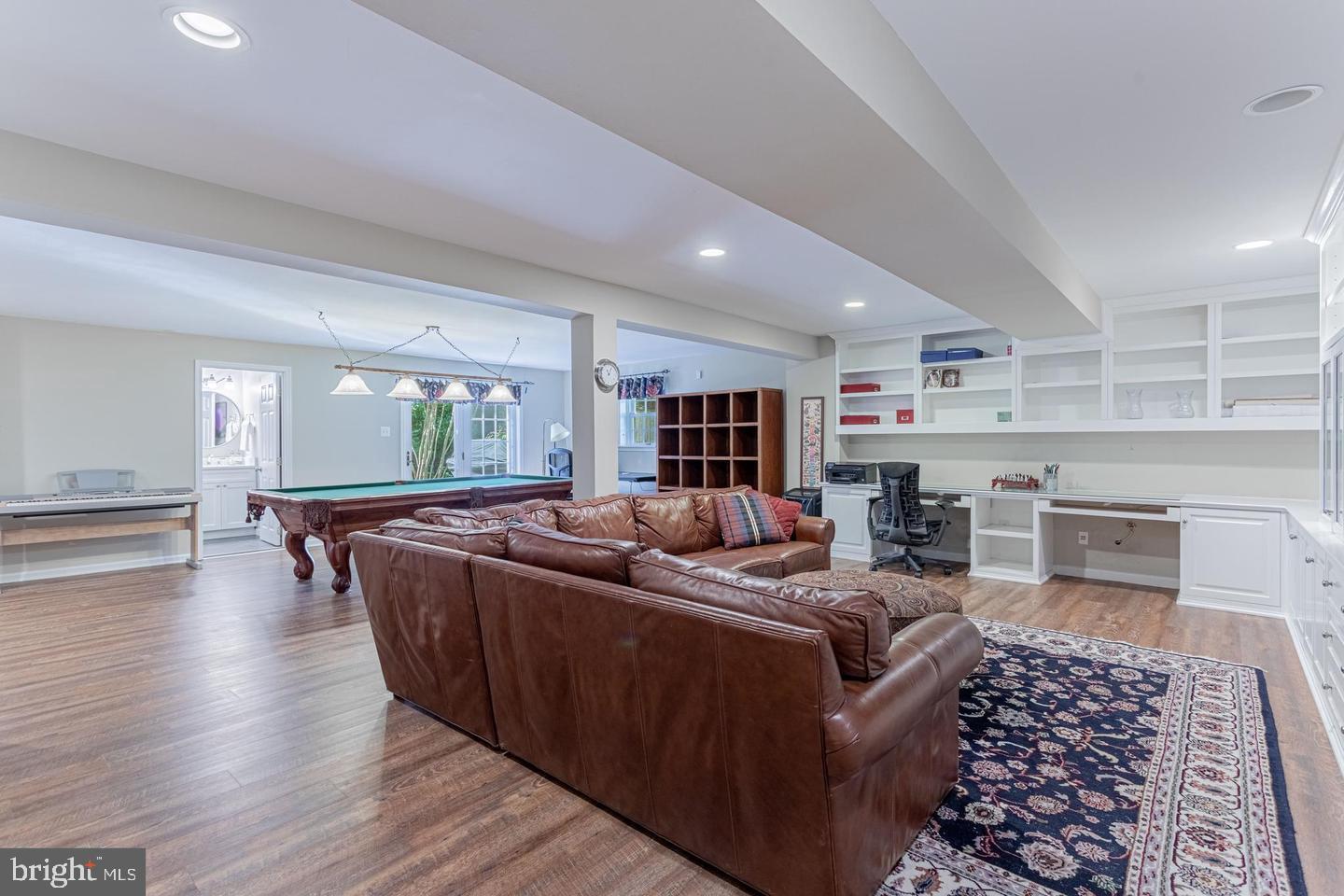 LANGLEY OAKS - Residential