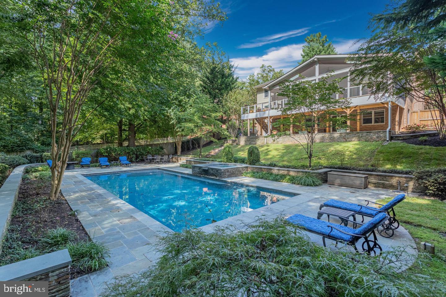LANGLEY OAKS - Residential