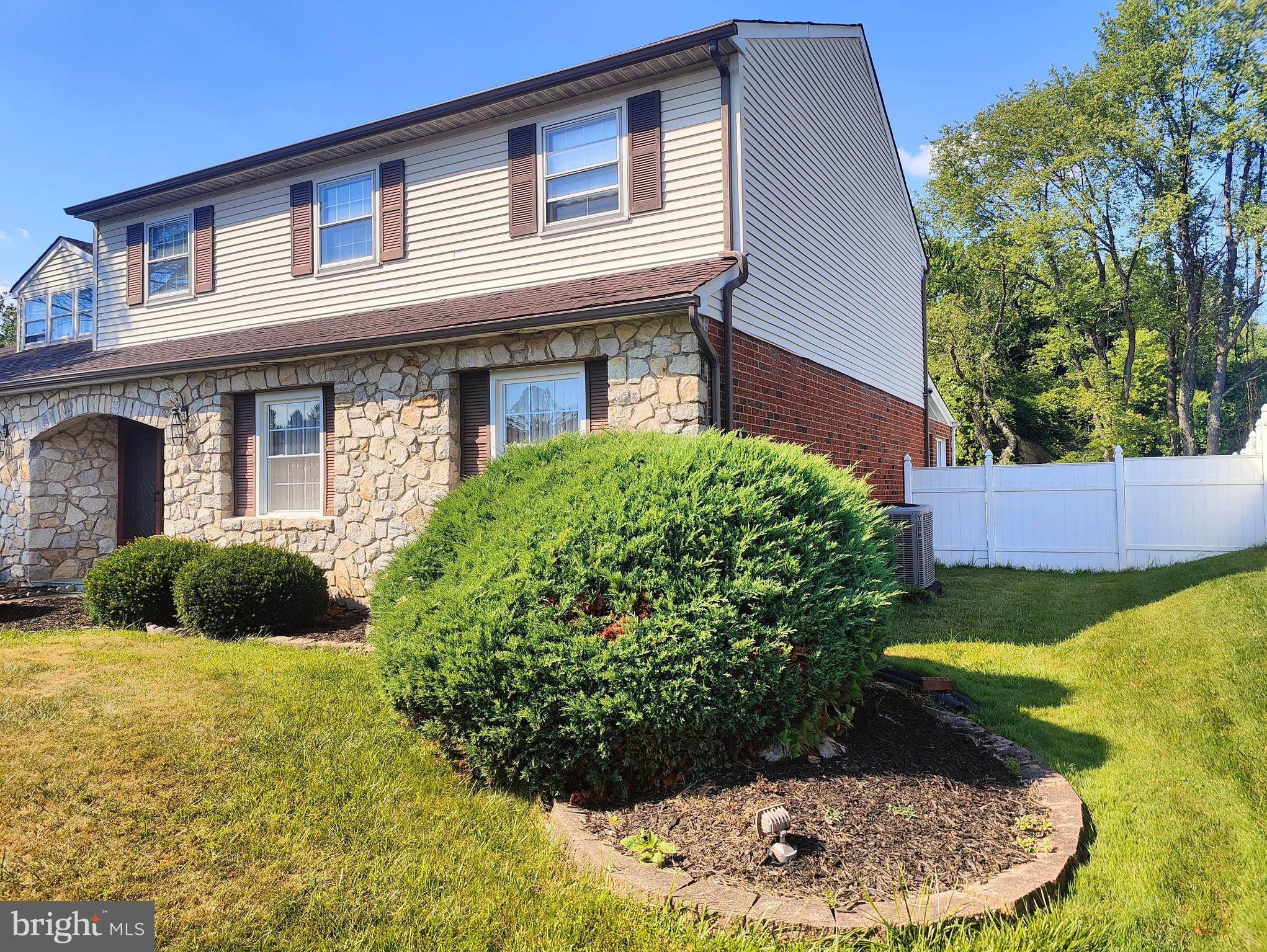 HAMPTONTOWNE - Residential