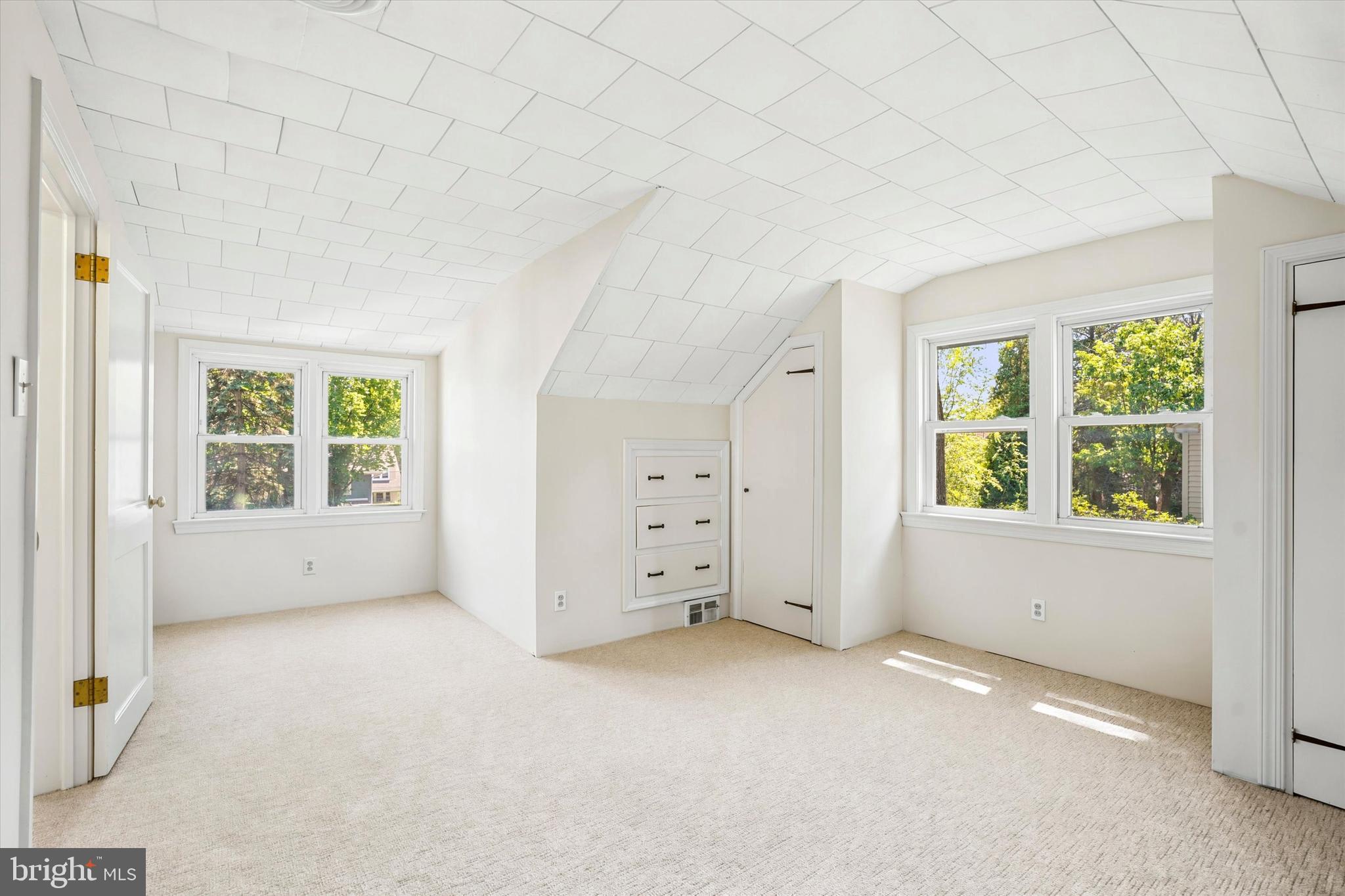 GLENSIDE - Residential