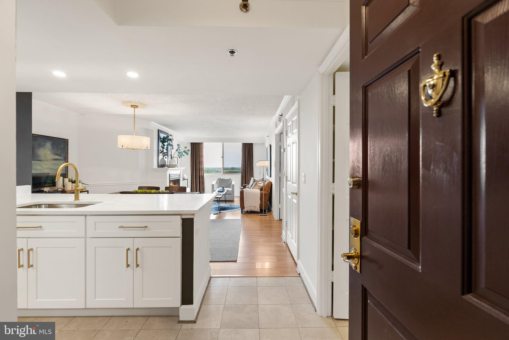 THE WILLIAMSBURG - Residential