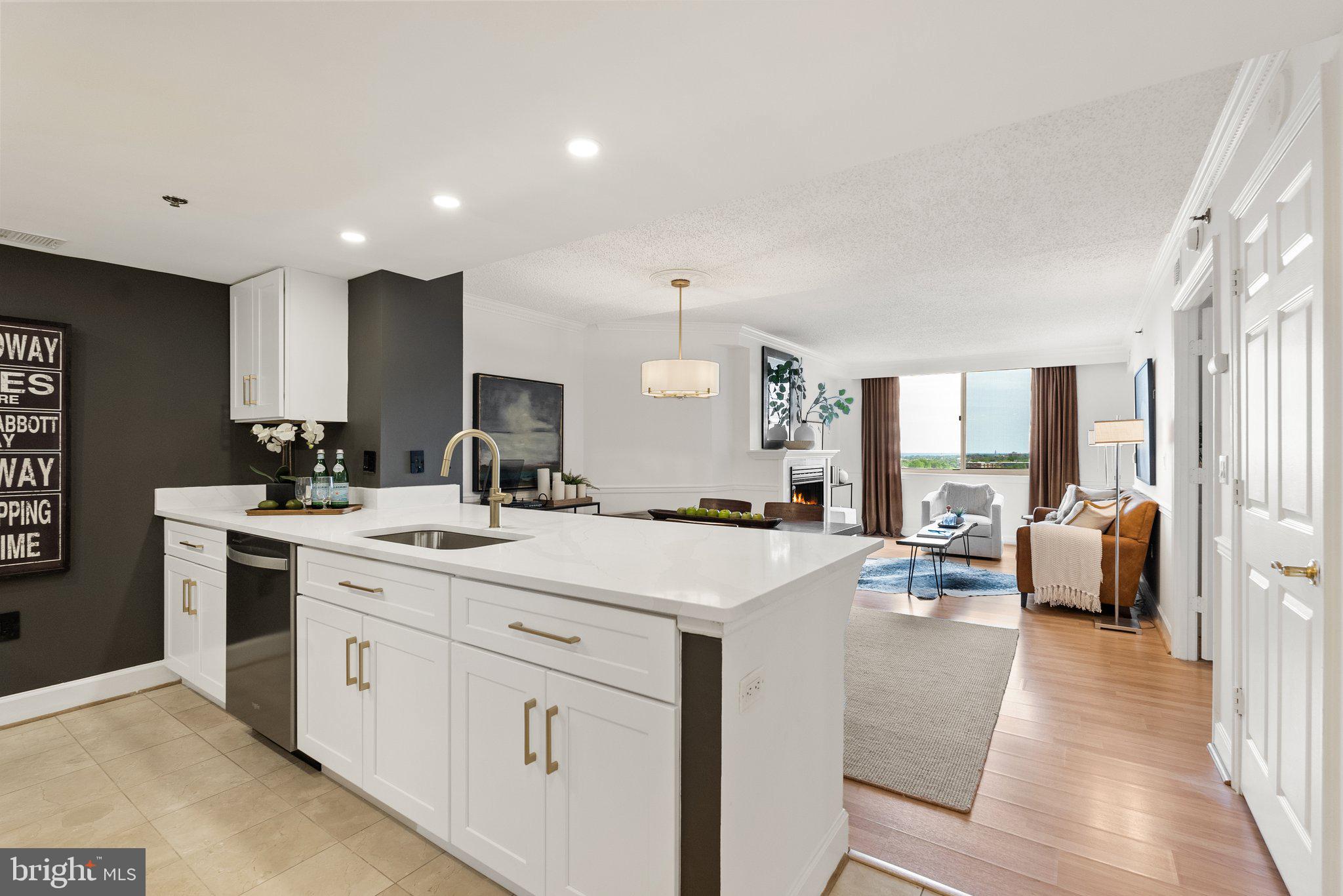 THE WILLIAMSBURG - Residential