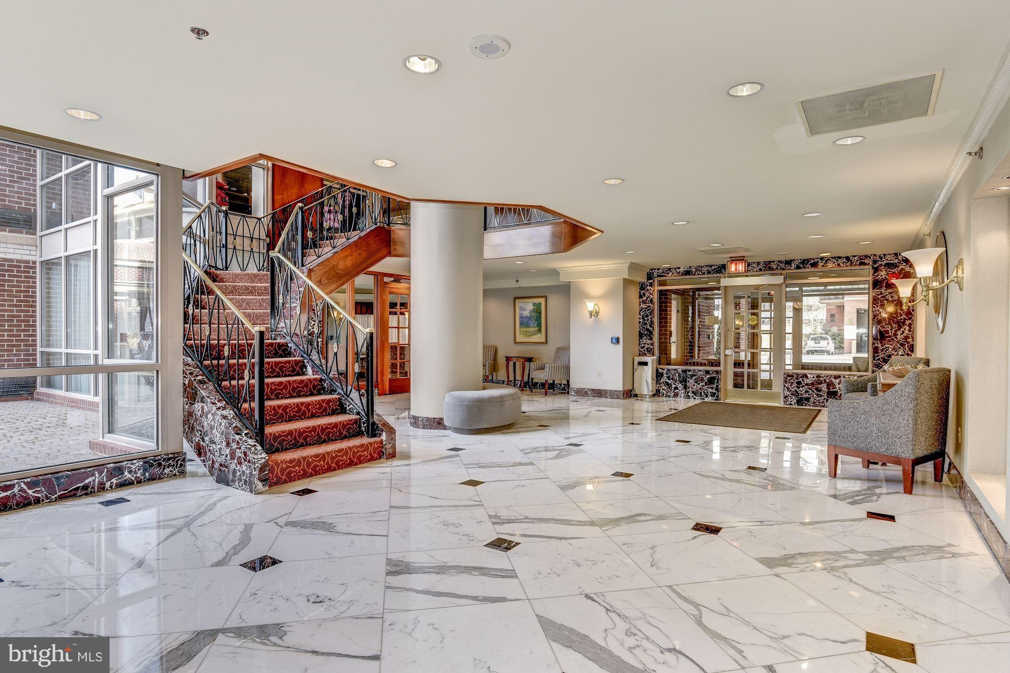 THE WILLIAMSBURG - Residential