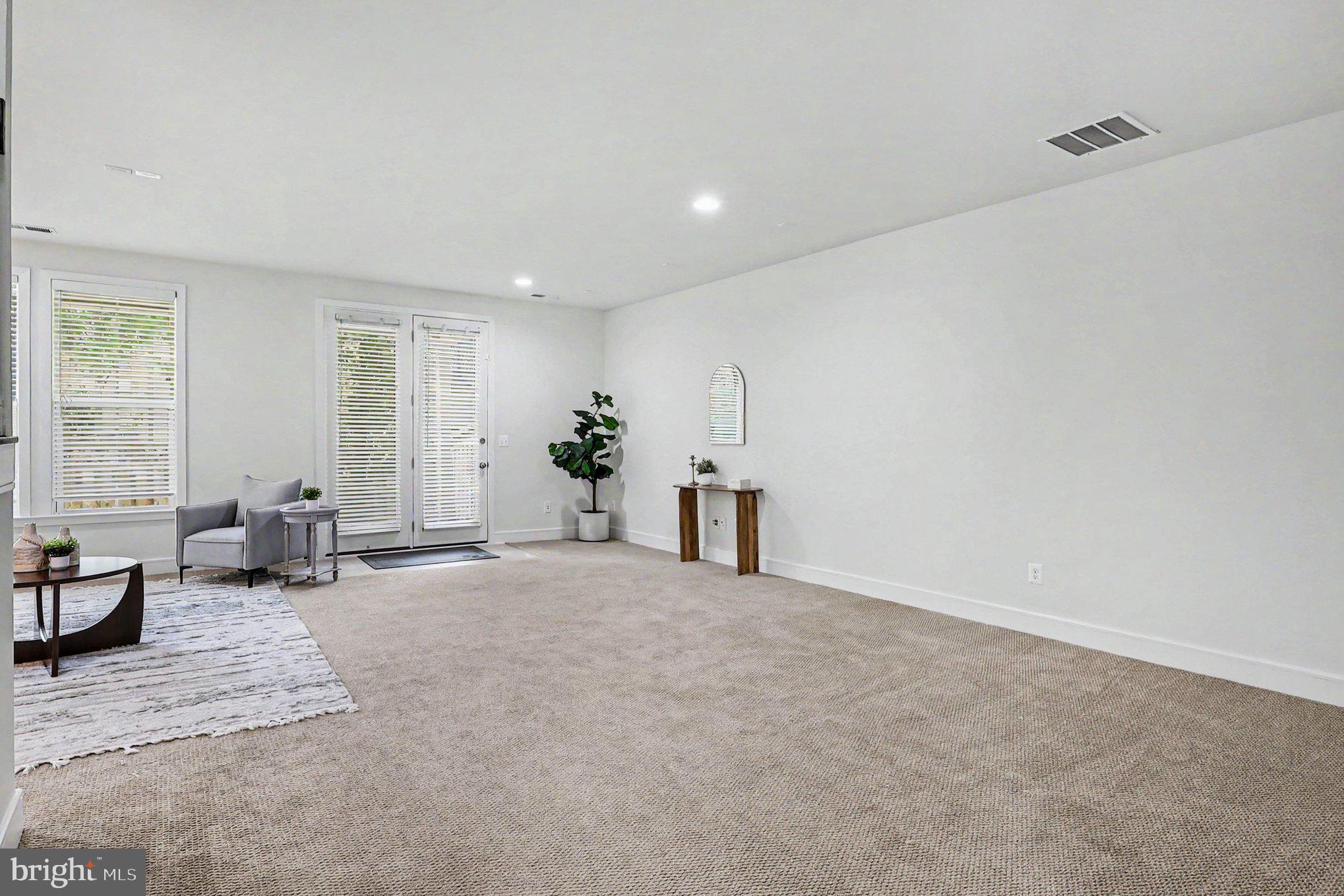 BRAMBLETON TOWN CENTER - Residential