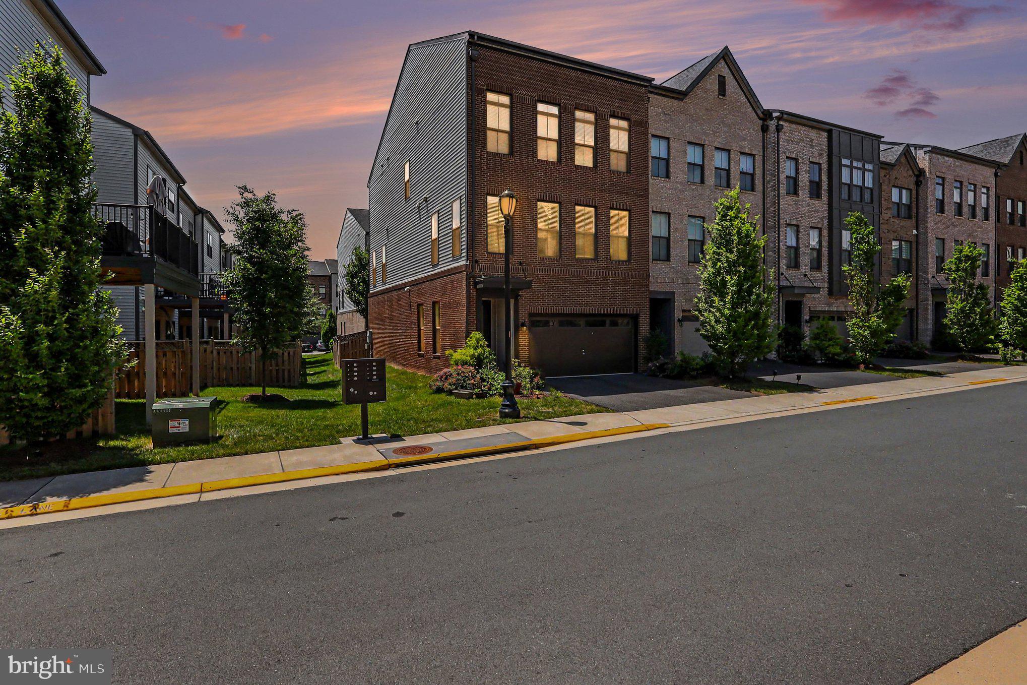 BRAMBLETON TOWN CENTER - Residential
