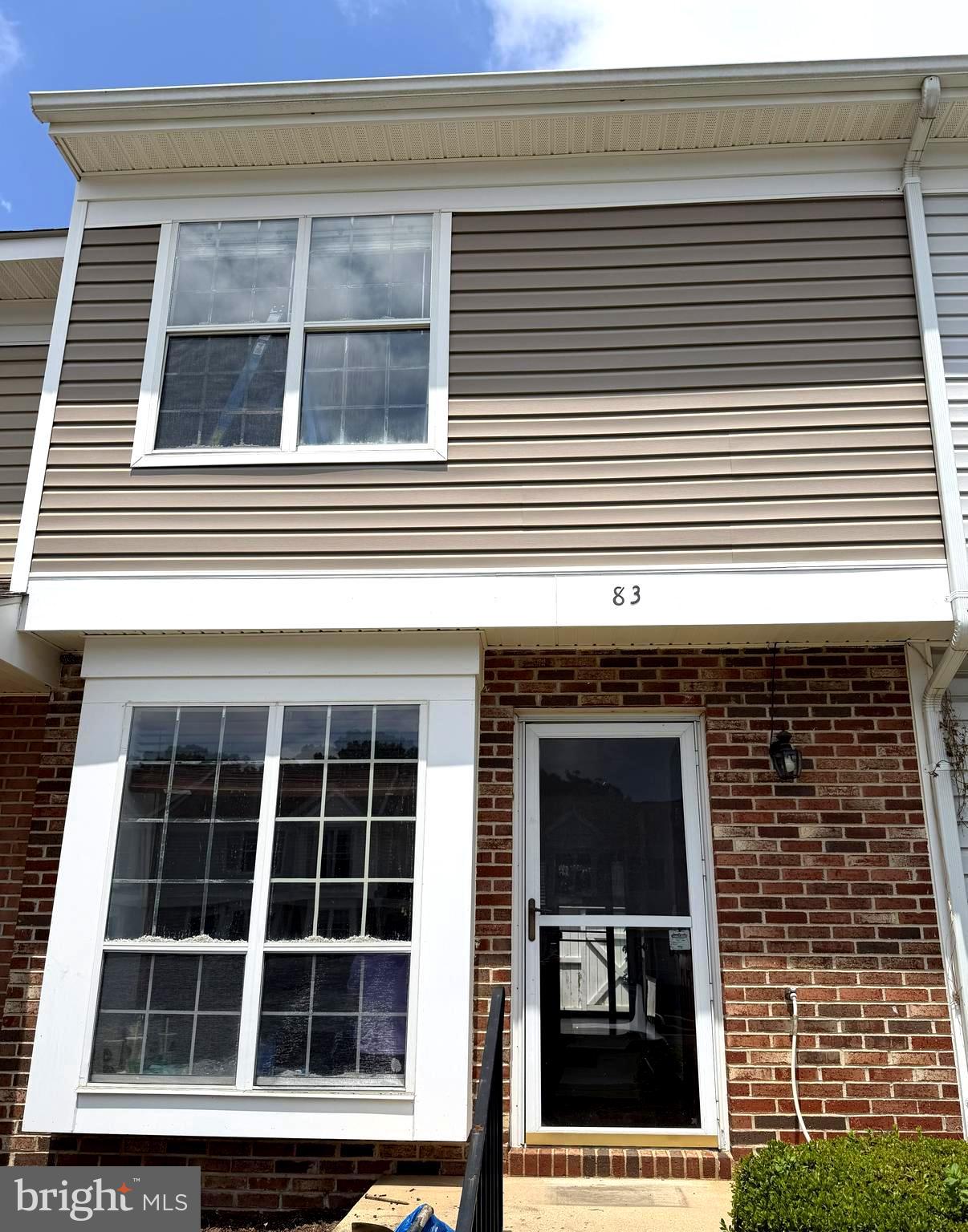 Welcome to this bright and beautifully updated 2-bedroom, 1.5-bath townhome offering the perfect blend of comfort, style, and convenience. Located in the sought-after Sugarland Run community of Sterling, this home is truly move-in ready and priced to impress.
Key Features You’ll Love: Hardwood floors throughout both levels – warm, durable, and elegantly continuous from the main level to the upper floor
Updated kitchen featuring stainless steel appliances, modern cabinetry, and plenty of counter space – ready for your culinary creations. Freshly painted interior with a clean, neutral palette that feels bright and inviting. Brand new HVAC system installed in 2024 – enjoy peace of mind and energy efficiency for years to come. Spacious living and dining areas perfect for relaxing or entertaining
Convenient powder room on the main level + full bath upstairs. Two comfortable bedrooms with ample closet space
Assigned parking and easy access to community amenities
This low-maintenance townhome is ideal for first-time buyers, downsizers, or investors. Enjoy the lifestyle of Sugarland Run with access to a large outdoor pool, tennis & pickleball courts, walking paths, playgrounds, community center, and more — all while being just minutes from Route 7, Dulles Town Center, shopping, dining, and major employment centers.
Don’t miss this opportunity to own a well-cared-for home in one of Sterling’s most established communities. Schedule your private showing today — this one won’t last!