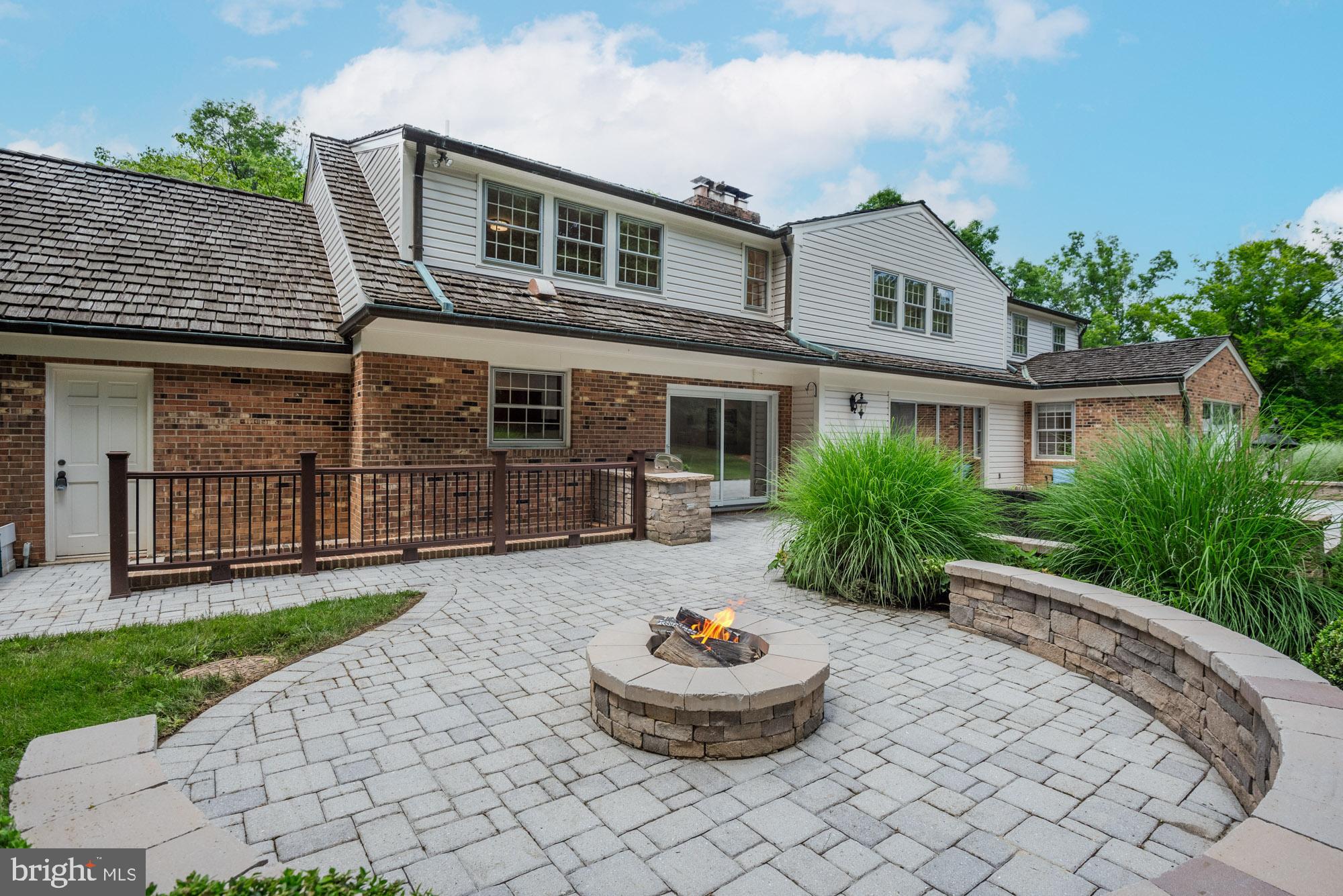 POTOMAC FALLS - Land