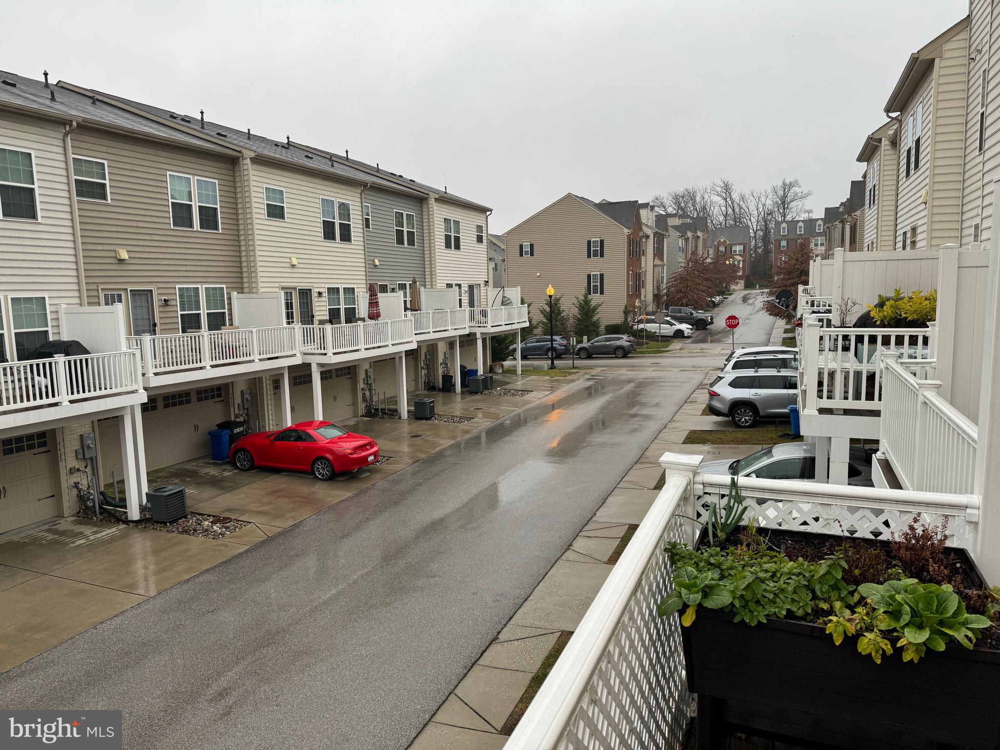 HOWARD SQUARE - Residential
