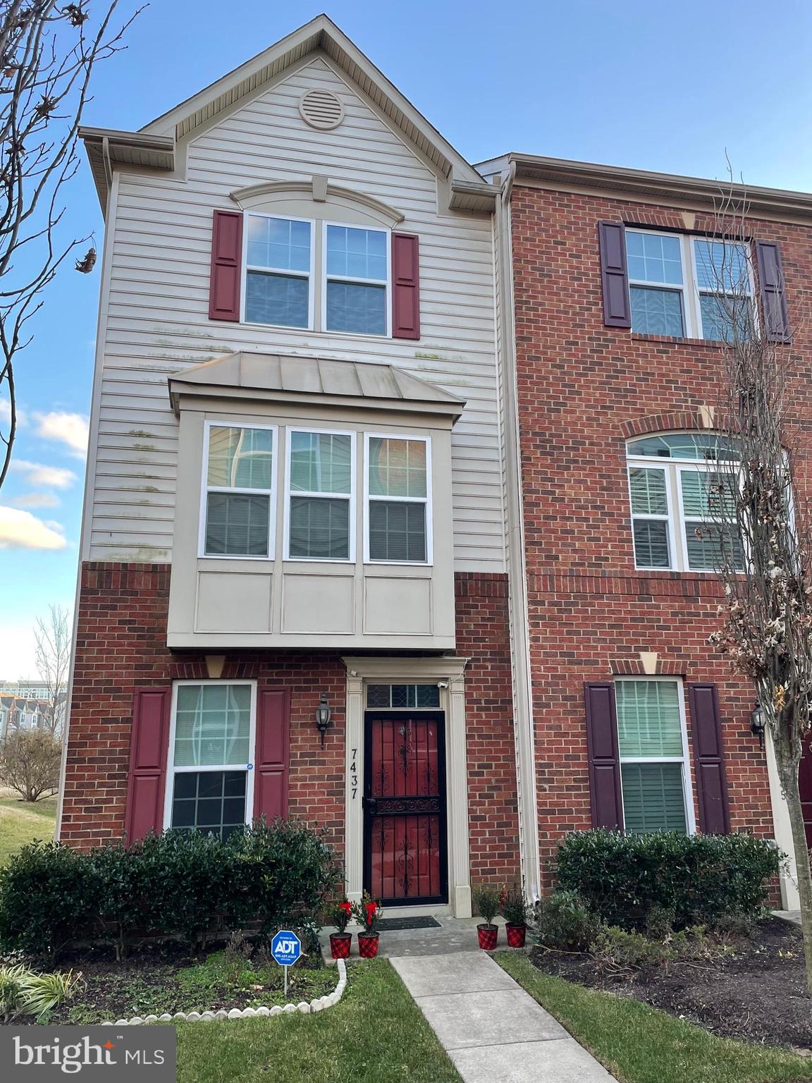 HOWARD SQUARE - Residential