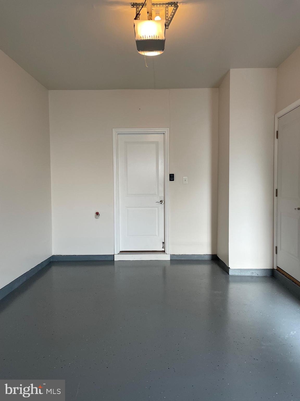 HOWARD SQUARE - Residential