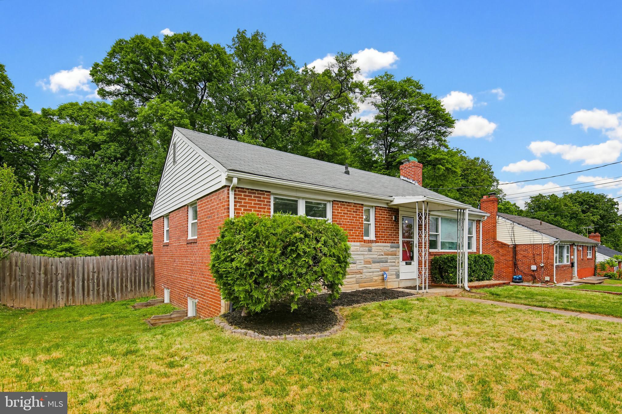 ADELPHI KNOLLS - Residential