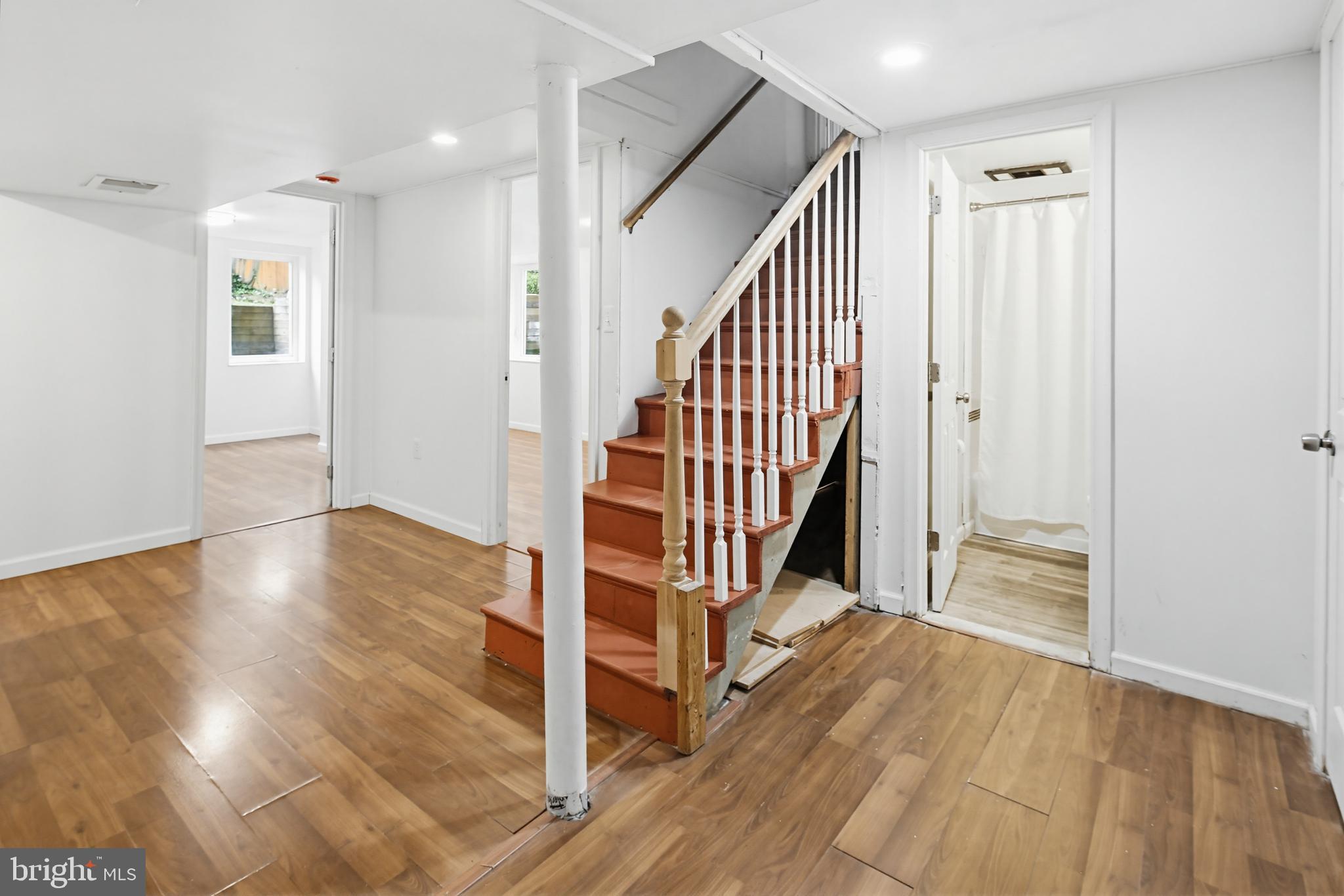 ADELPHI KNOLLS - Residential