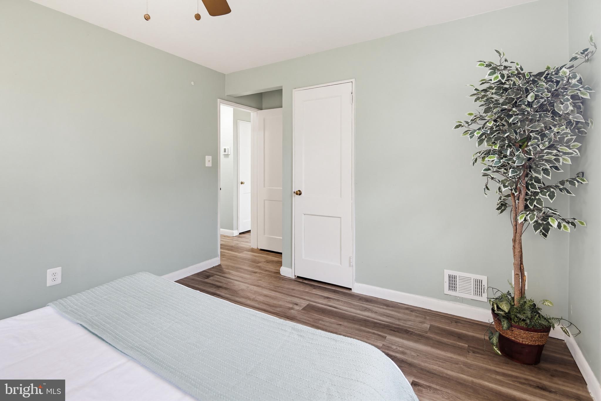 ADELPHI KNOLLS - Residential