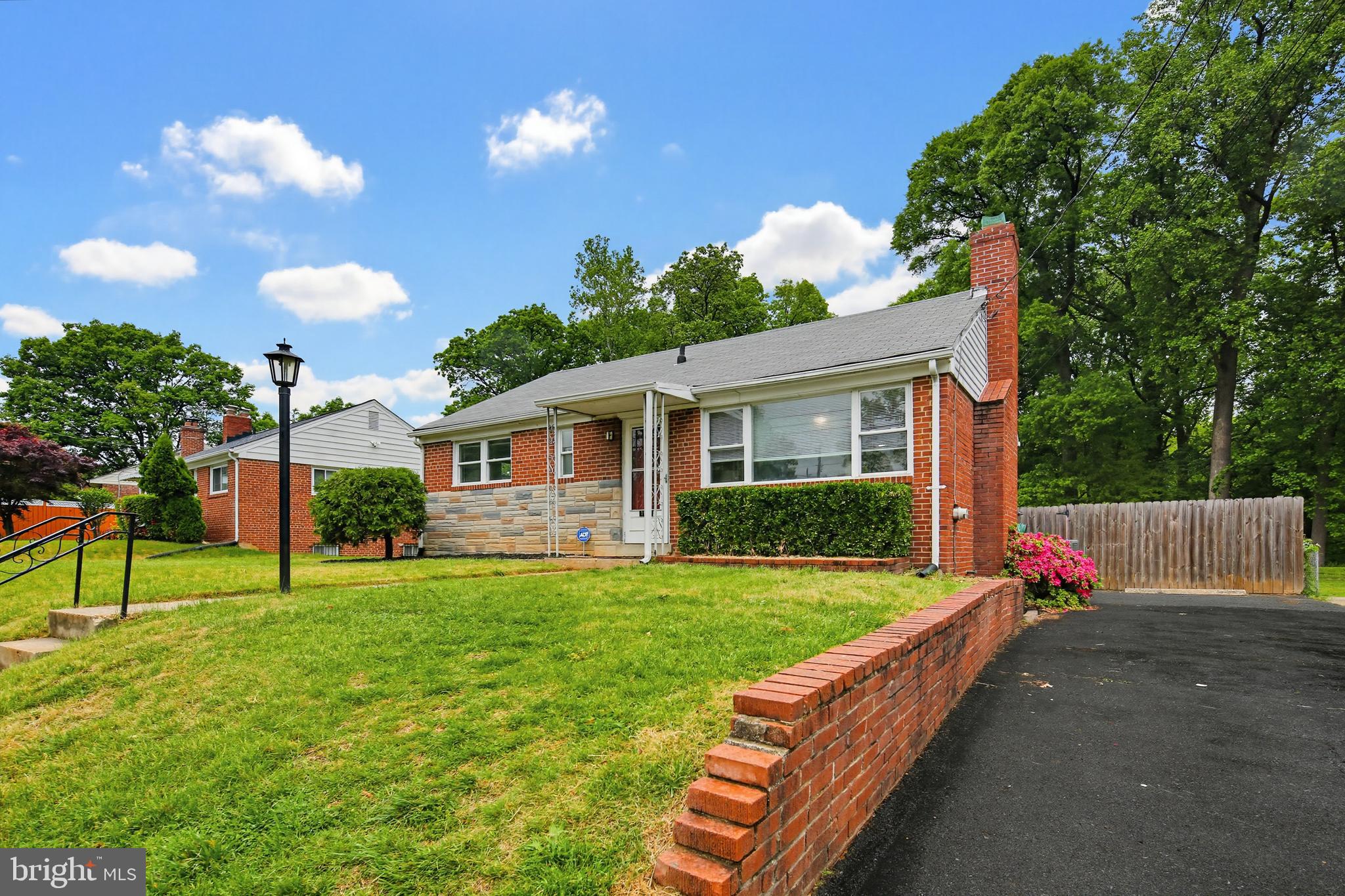 ADELPHI KNOLLS - Residential