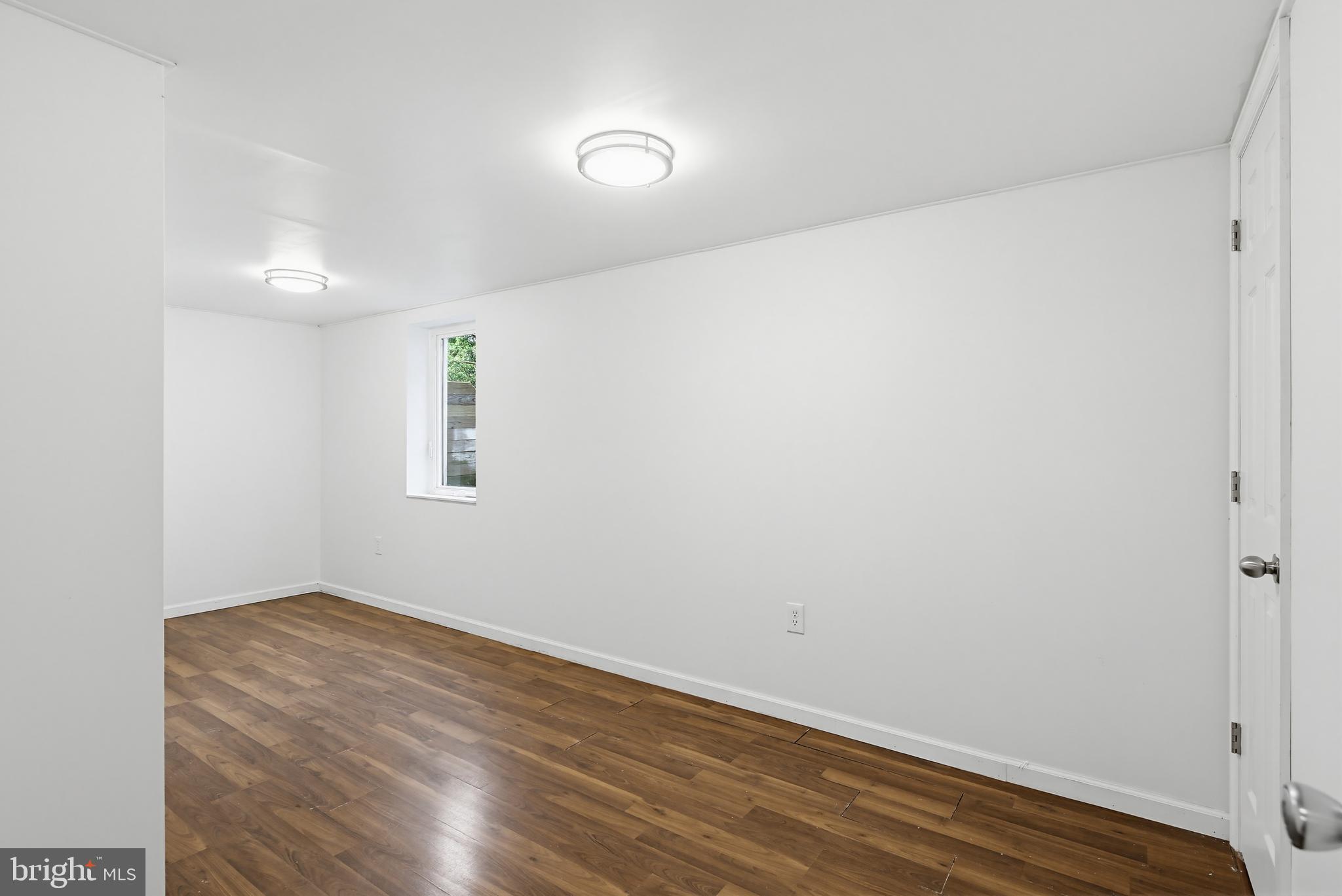 ADELPHI KNOLLS - Residential