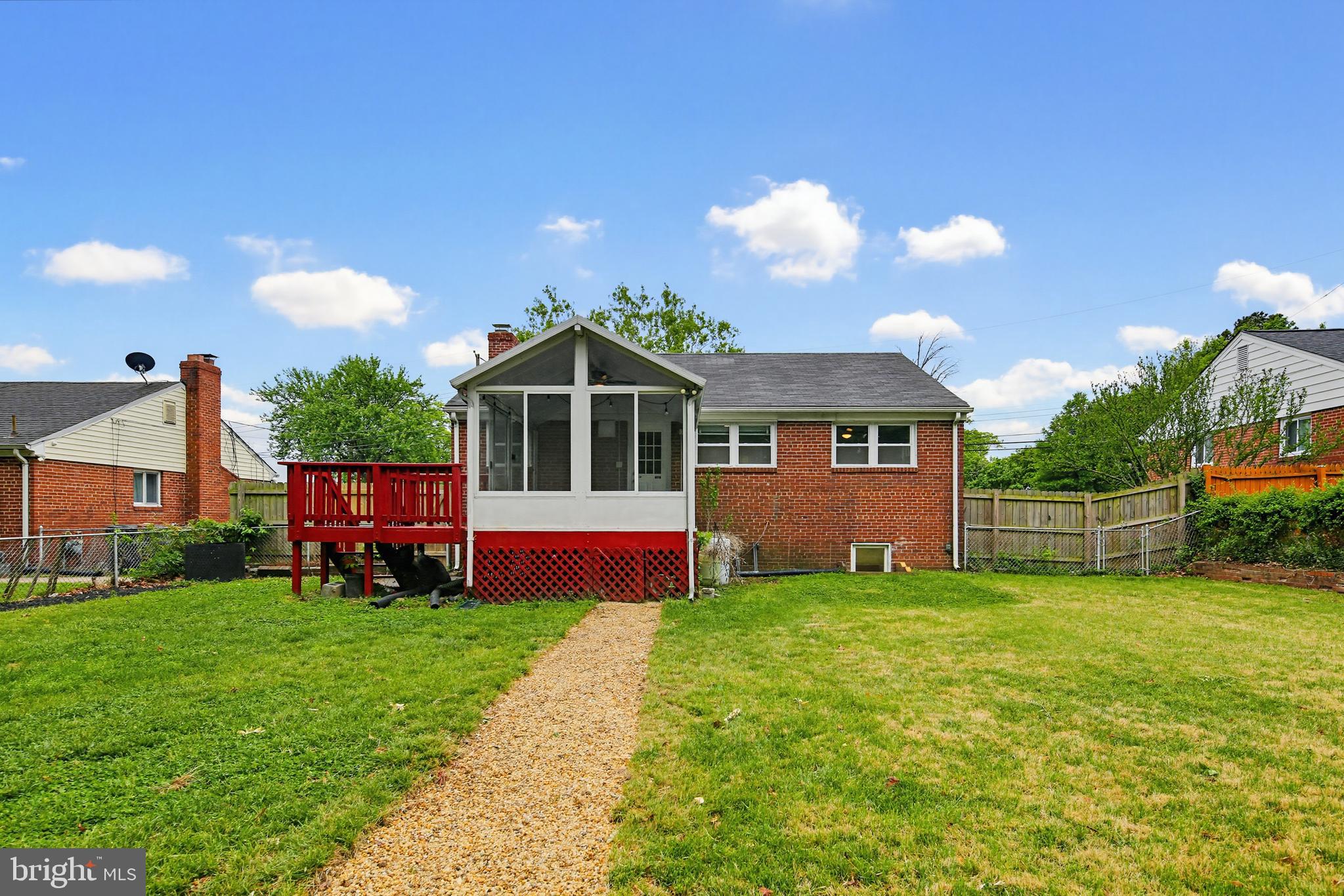 ADELPHI KNOLLS - Residential