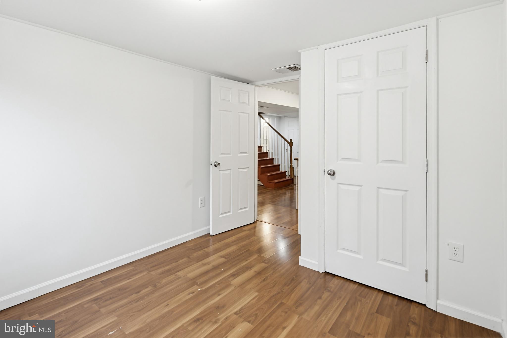 ADELPHI KNOLLS - Residential
