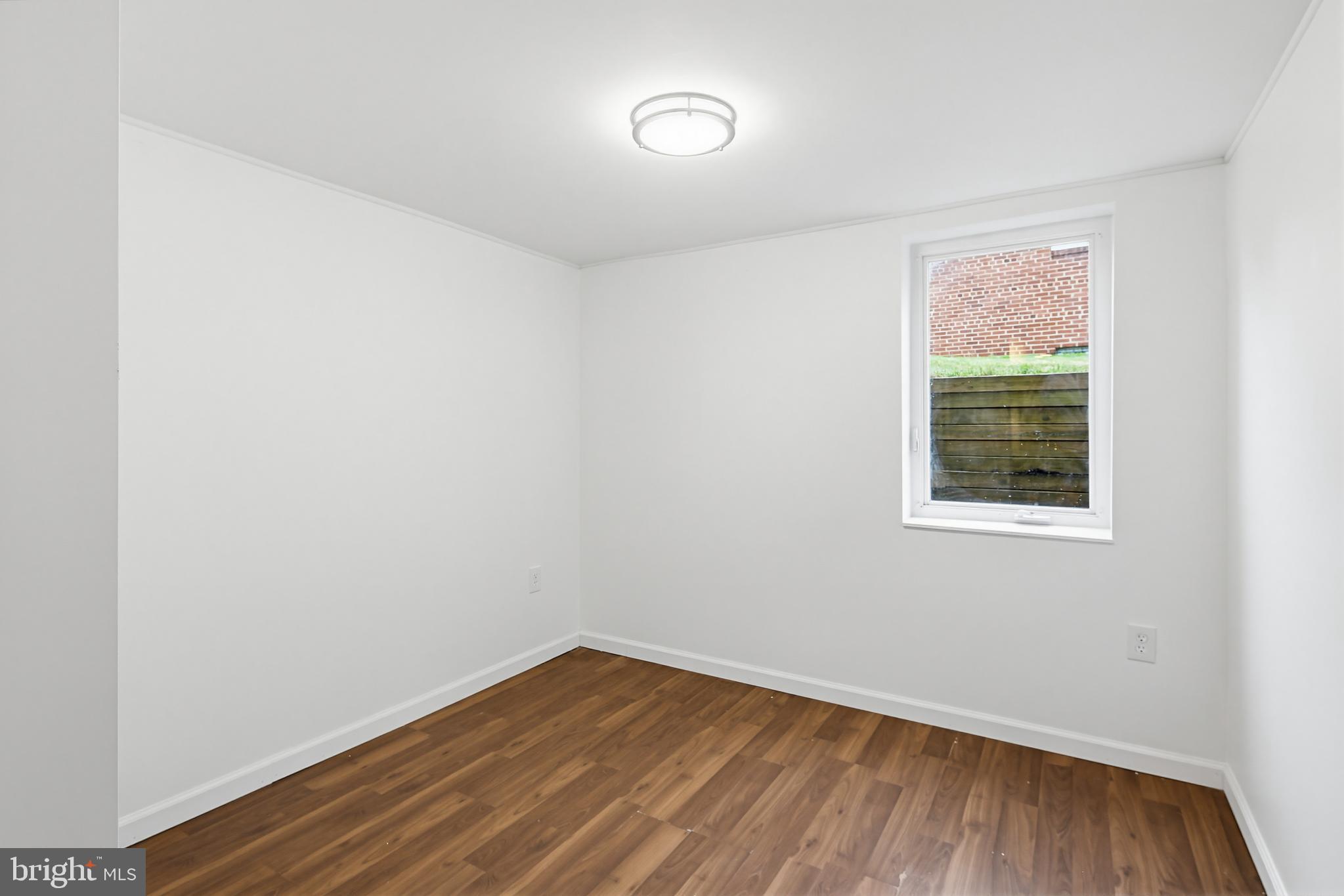 ADELPHI KNOLLS - Residential