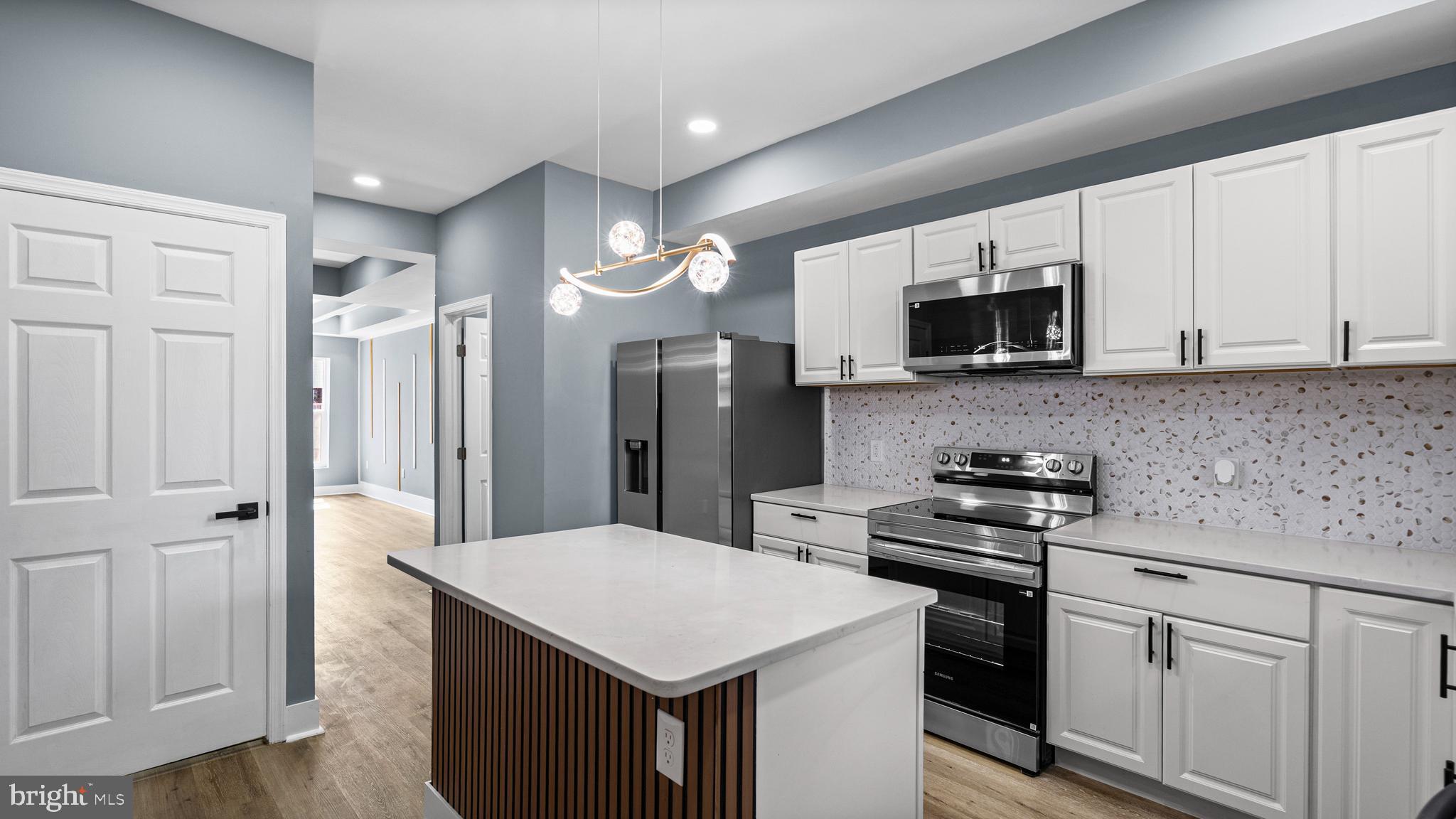 BROADWAY EAST - Residential