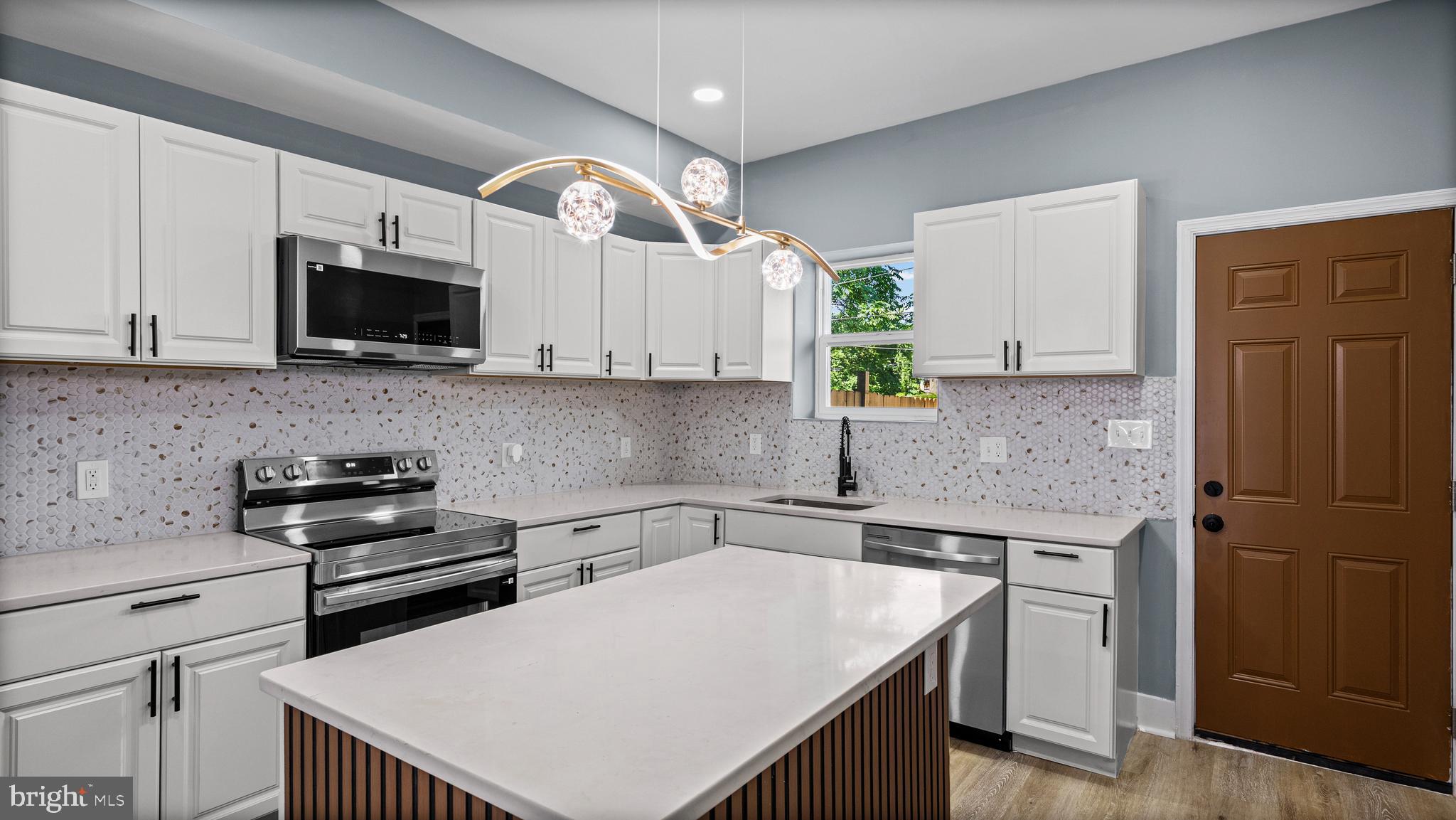 BROADWAY EAST - Residential