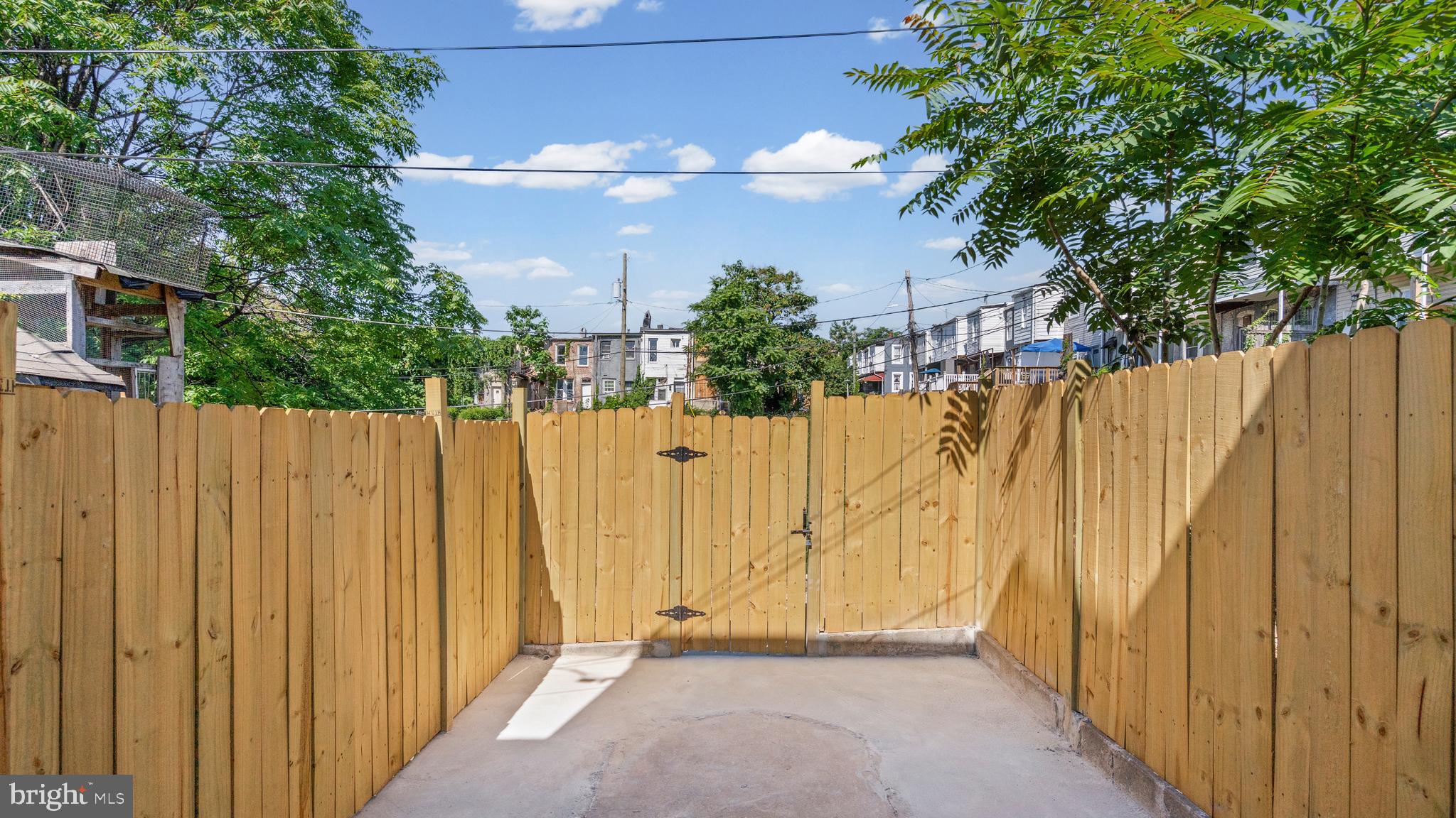 BROADWAY EAST - Residential