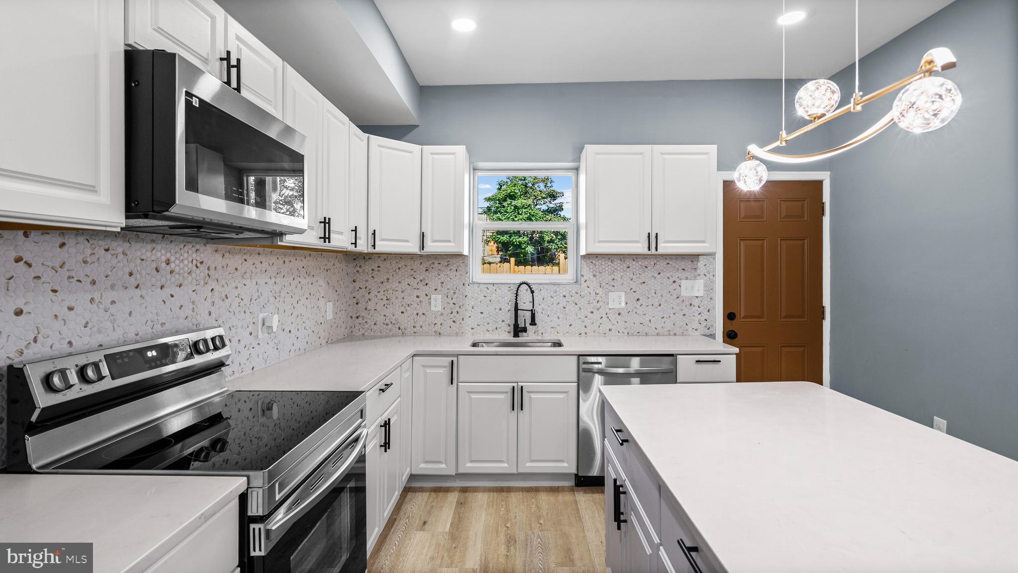 BROADWAY EAST - Residential