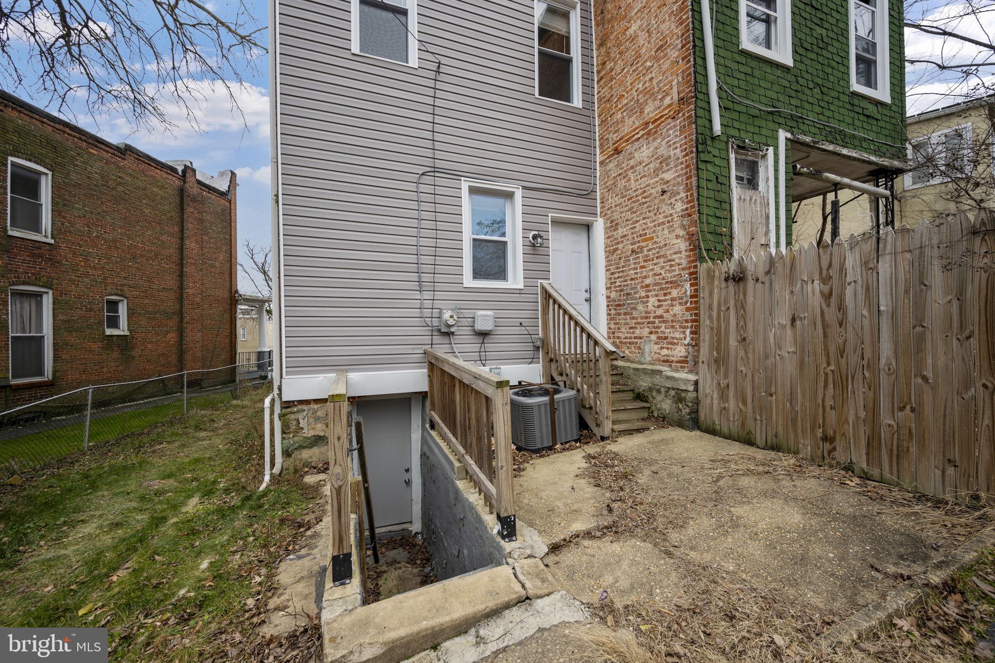 PARK CIRCLE - Residential