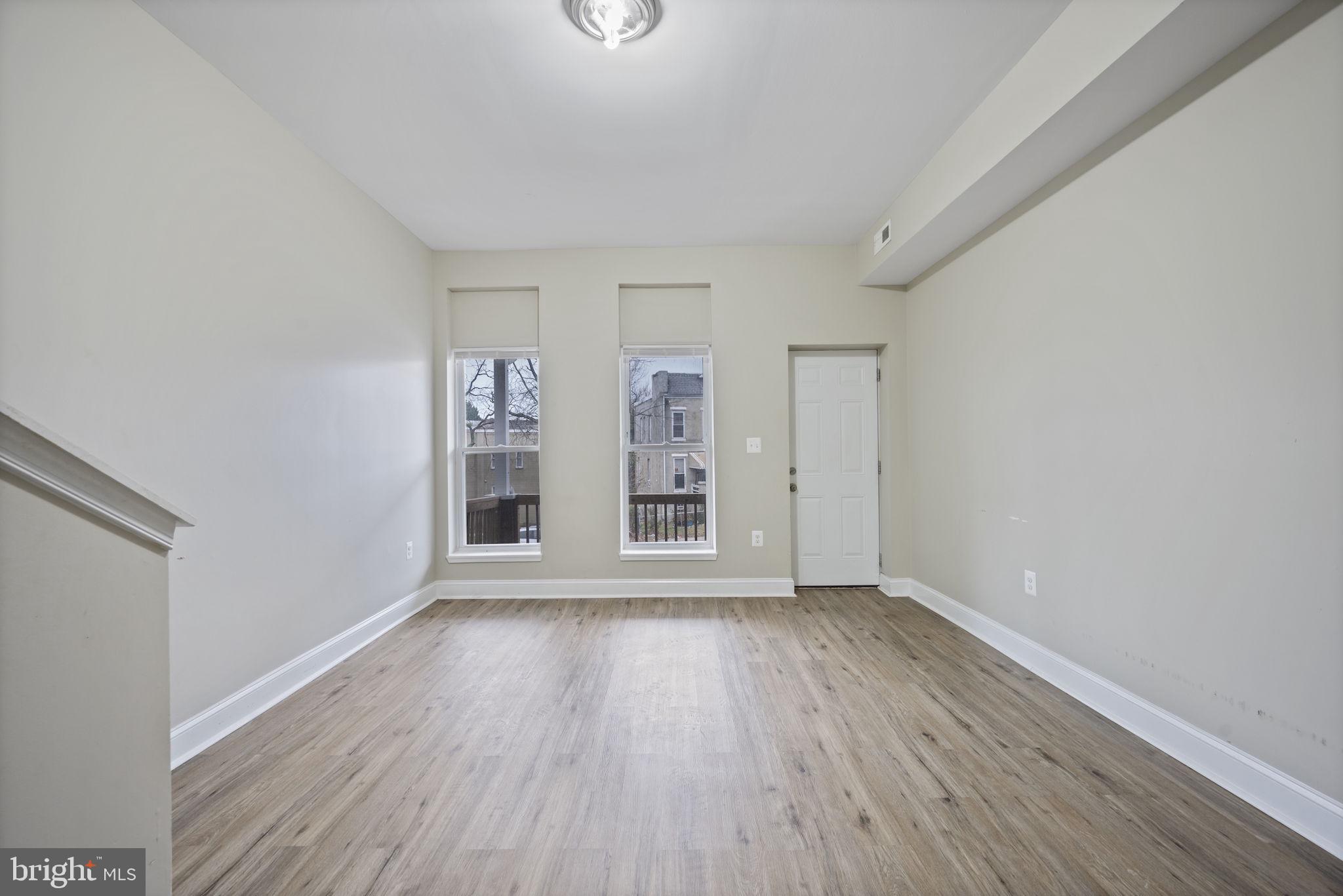 PARK CIRCLE - Residential