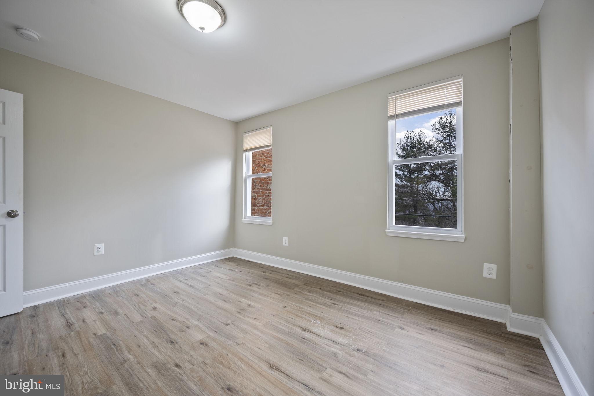 PARK CIRCLE - Residential