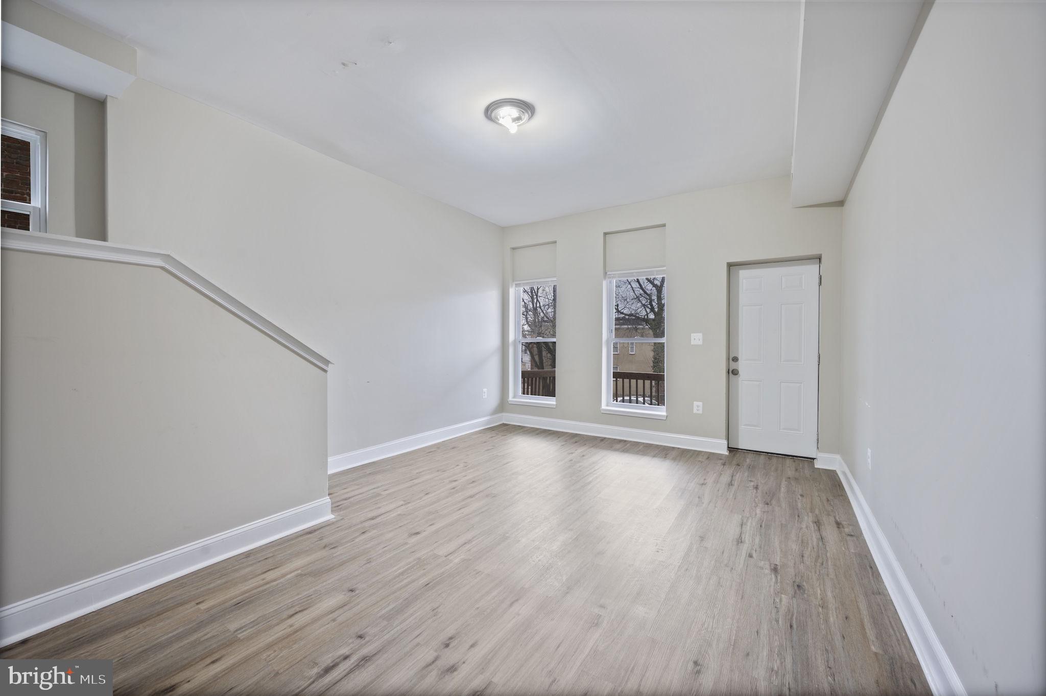 PARK CIRCLE - Residential