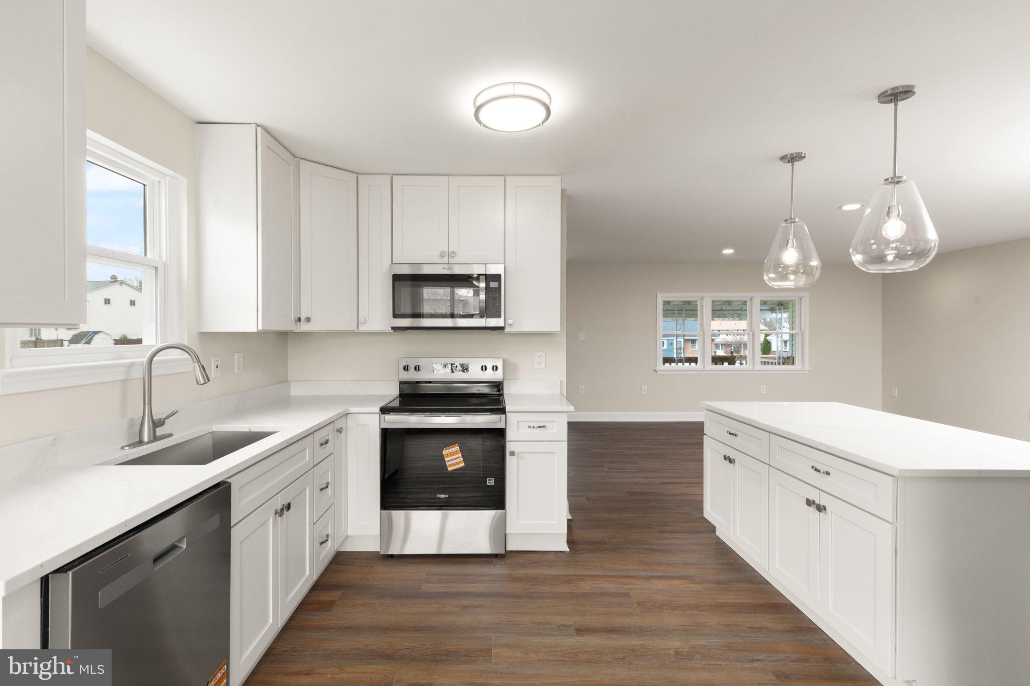 KINGS POINT - Residential