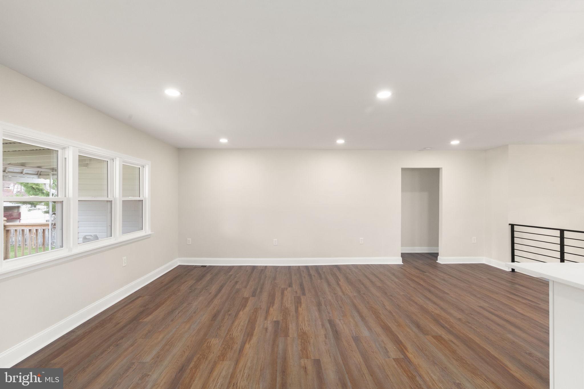 KINGS POINT - Residential