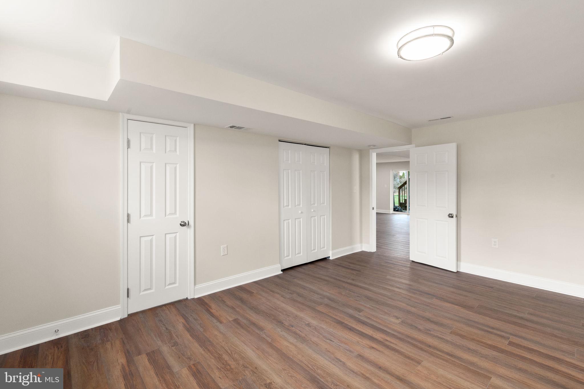 KINGS POINT - Residential