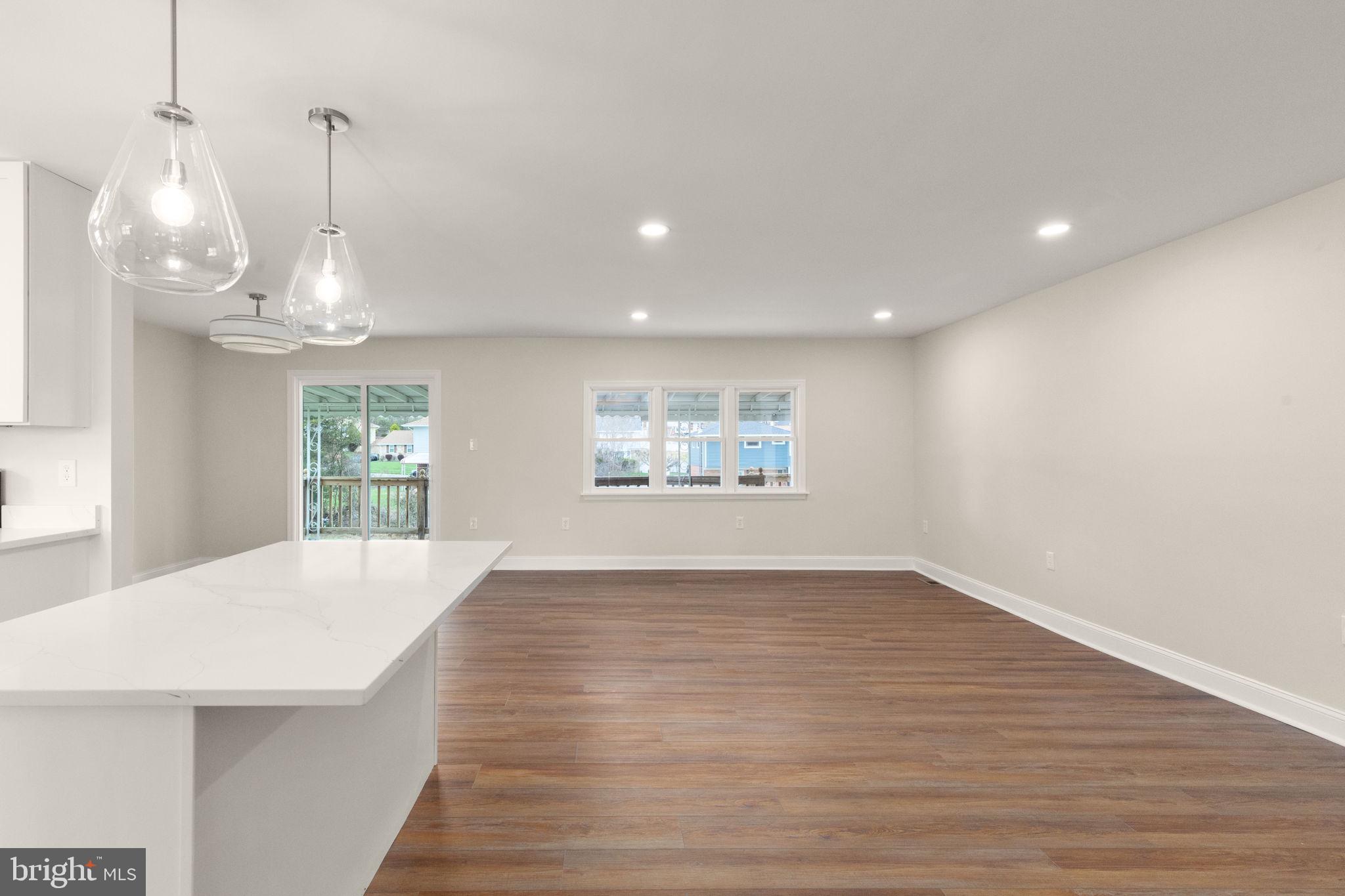 KINGS POINT - Residential