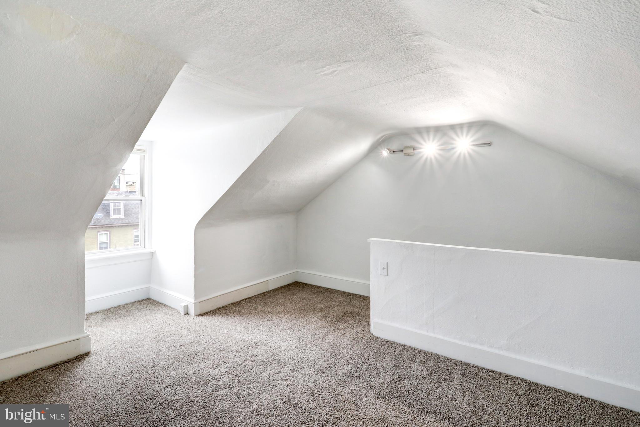 LANCASTER - Residential