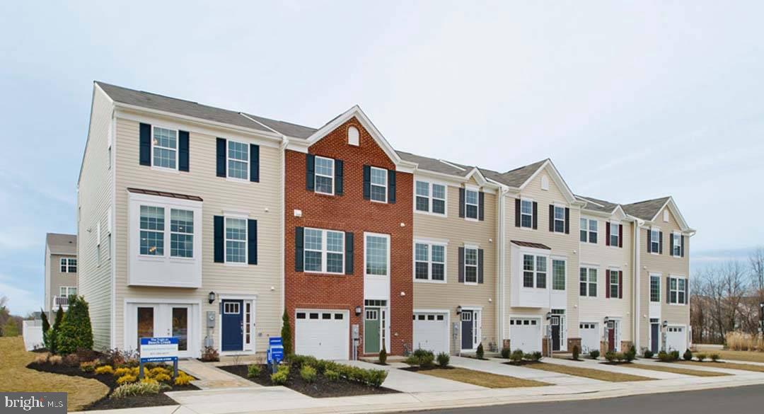 NEW CONSTRUCTION RENTAL TOWNHOMES IN WHITE PLAINS.  IMMEDIATE OCCUPANCY.   CURRENTLY RUNNING ONE MONTH FREE SPECIAL.

RENTS FROM $3,110 - $3,510.
