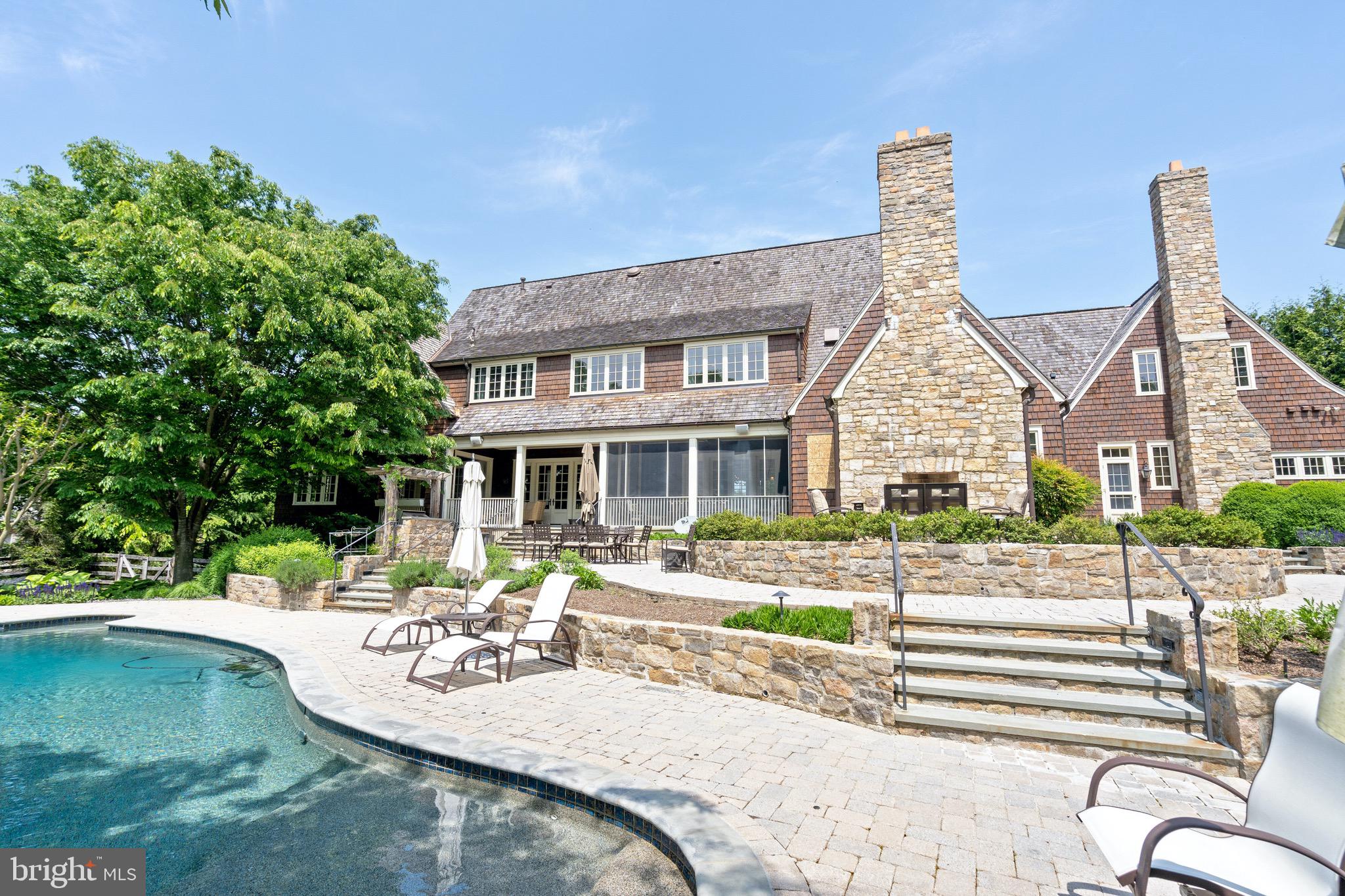 POTOMAC OUTSIDE - Residential