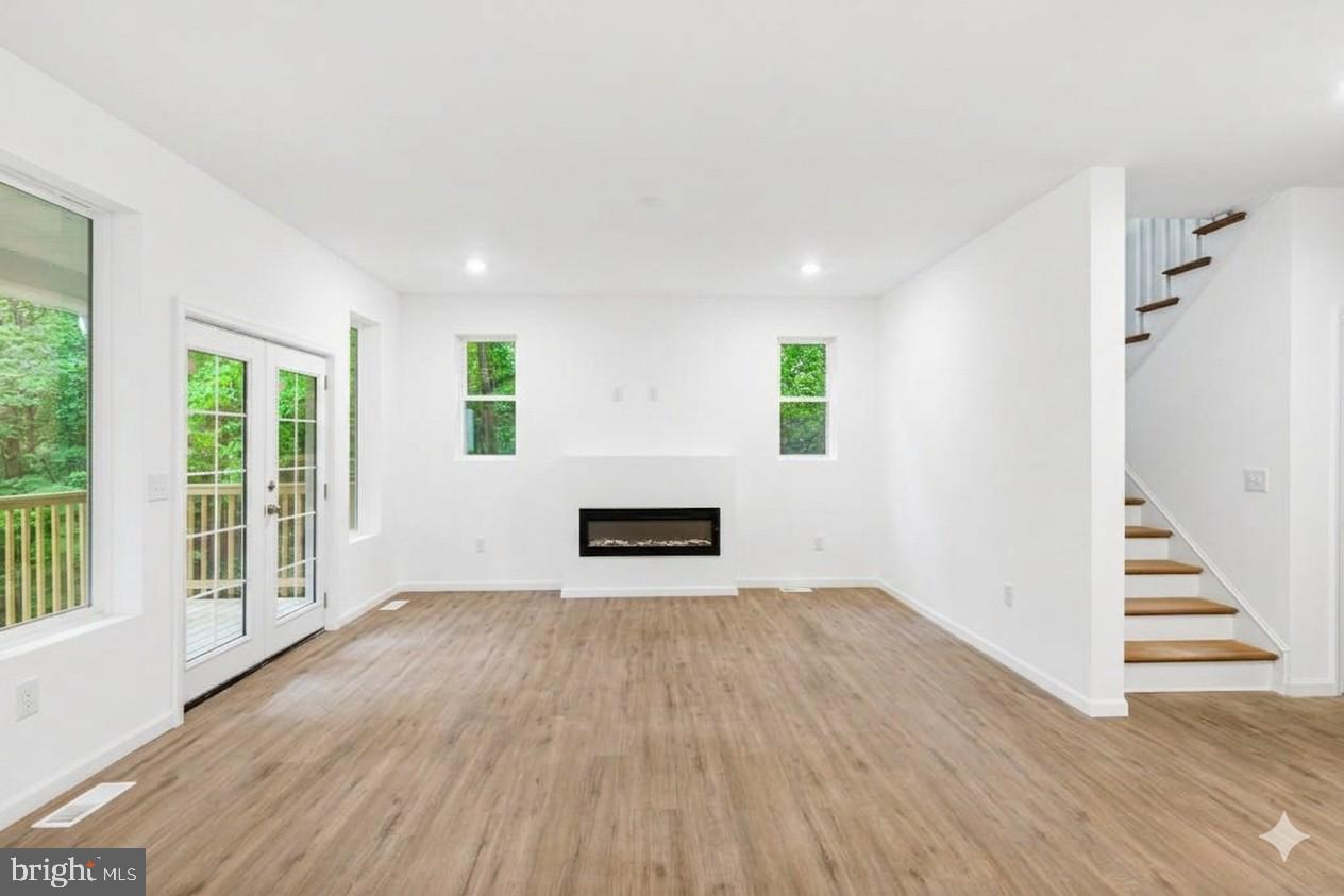 LAKE HOLIDAY ESTATES - Residential