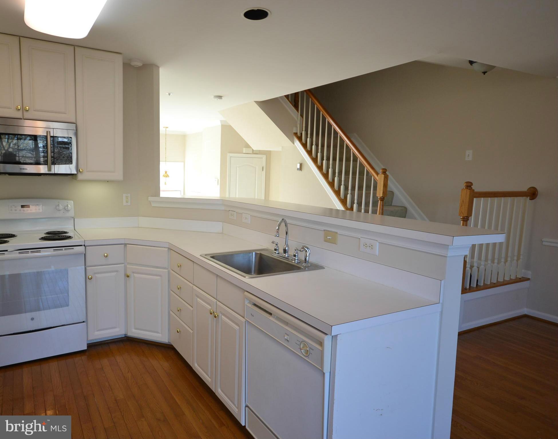 TUSCARORA KNOLLS - Residential Lease