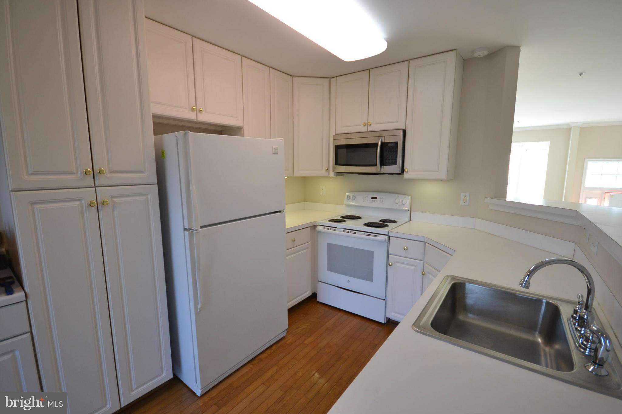 TUSCARORA KNOLLS - Residential Lease