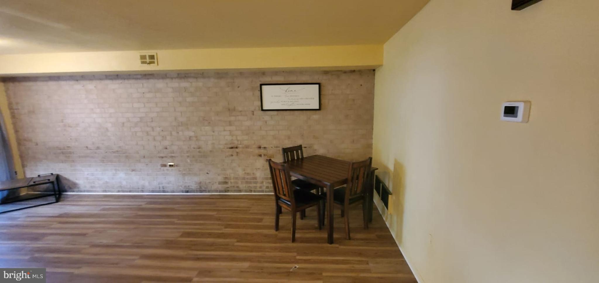 MOUNT PARK - Residential