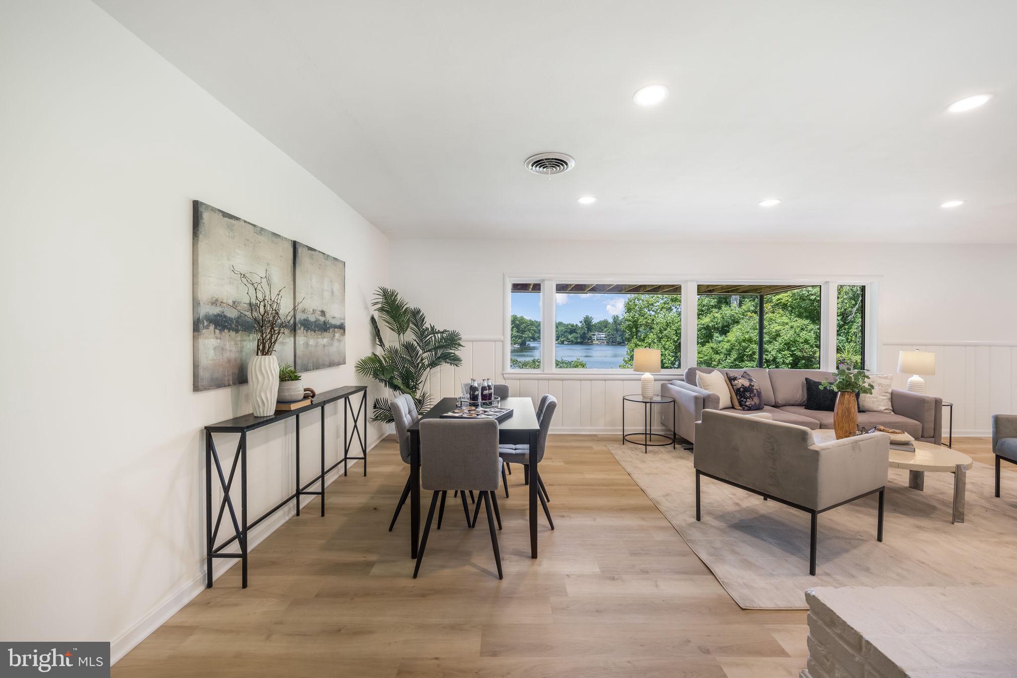 LAKE BARCROFT - Residential