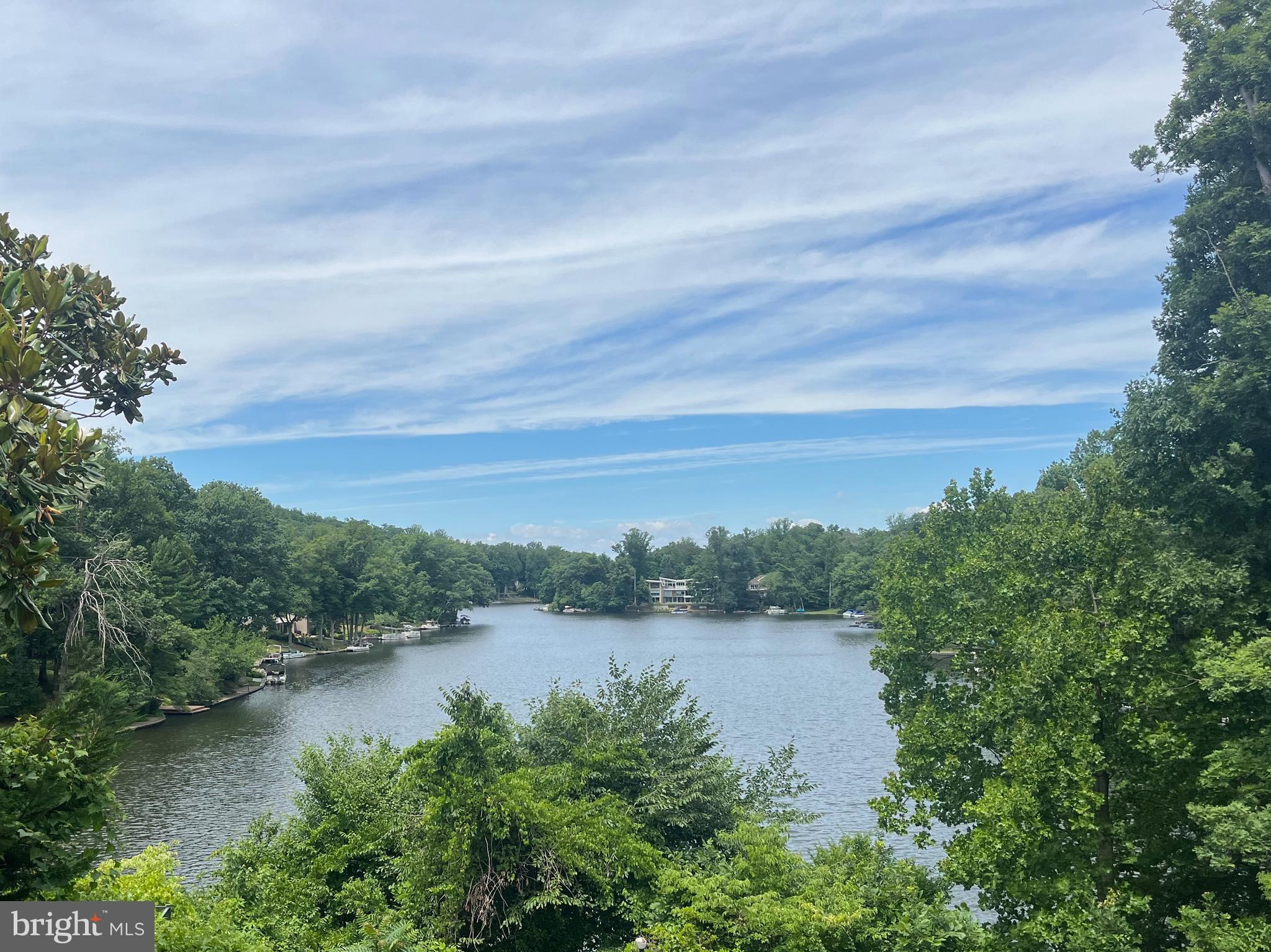 LAKE BARCROFT - Residential