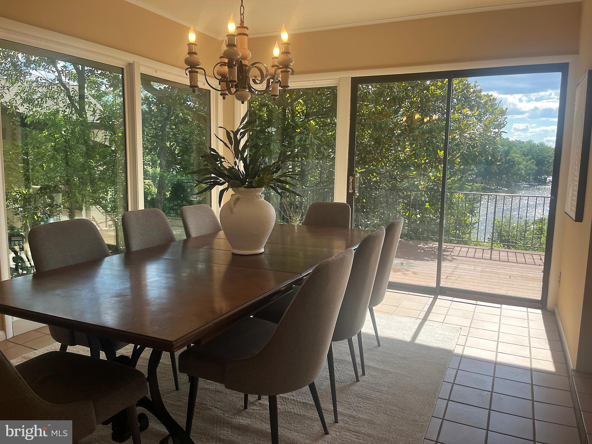 LAKE BARCROFT - Residential