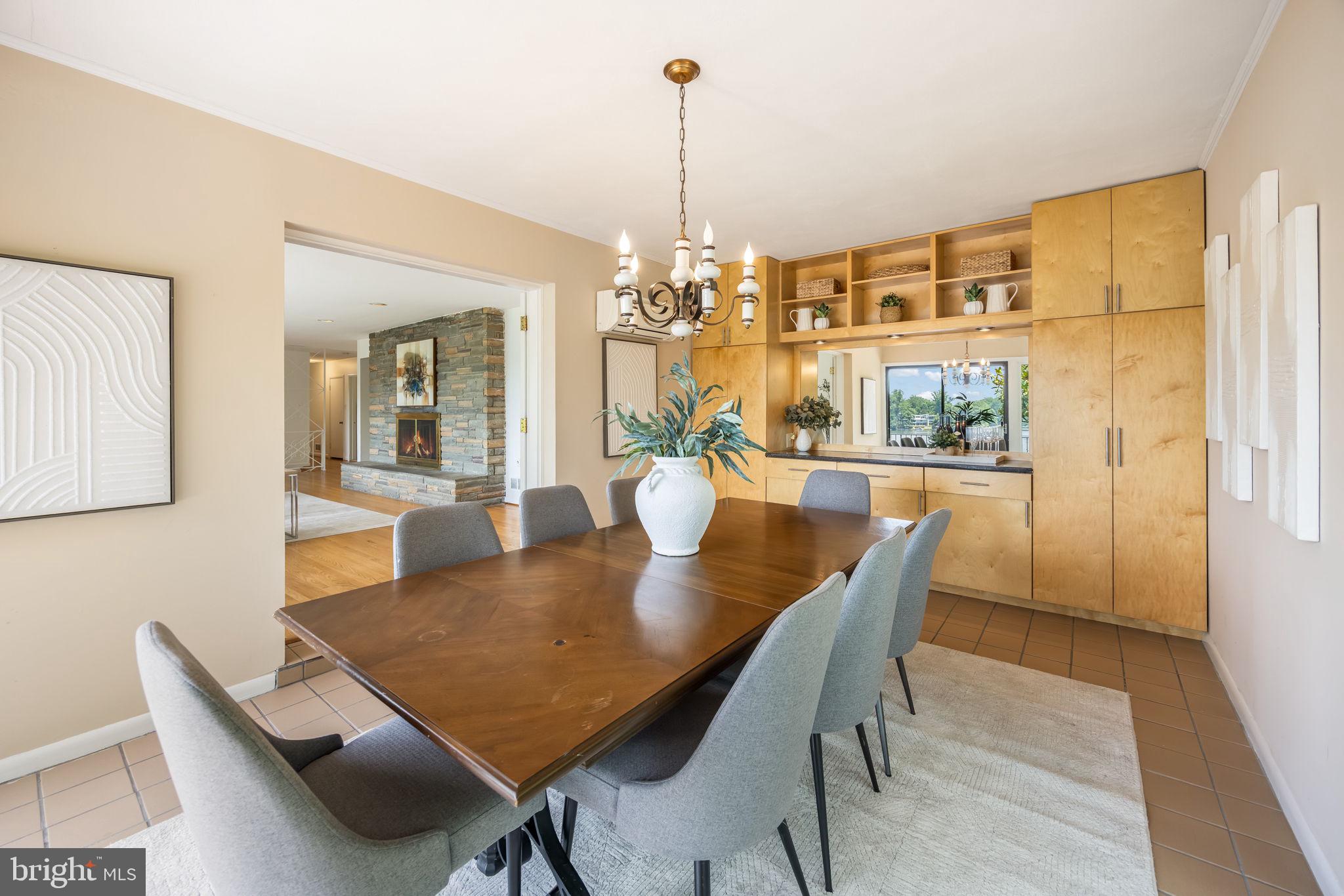 LAKE BARCROFT - Residential