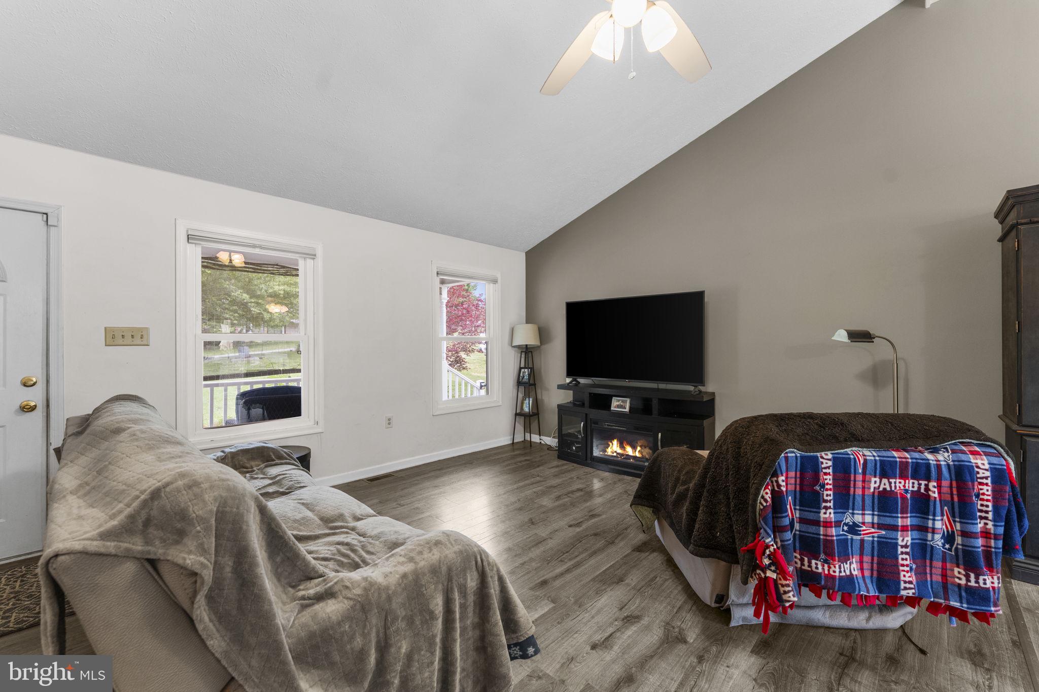 SPRING VALLEY - Residential