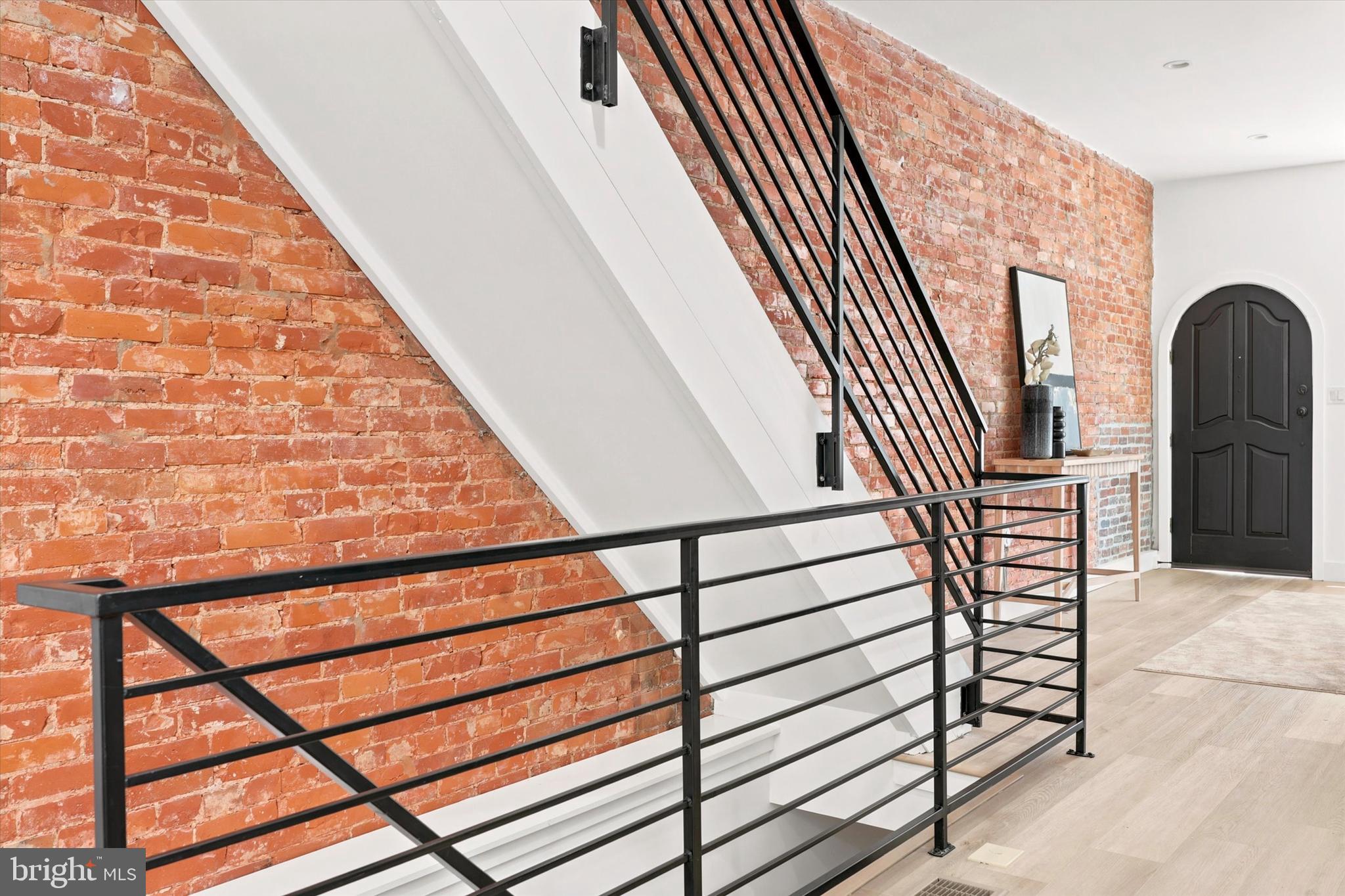 POINT BREEZE - Residential